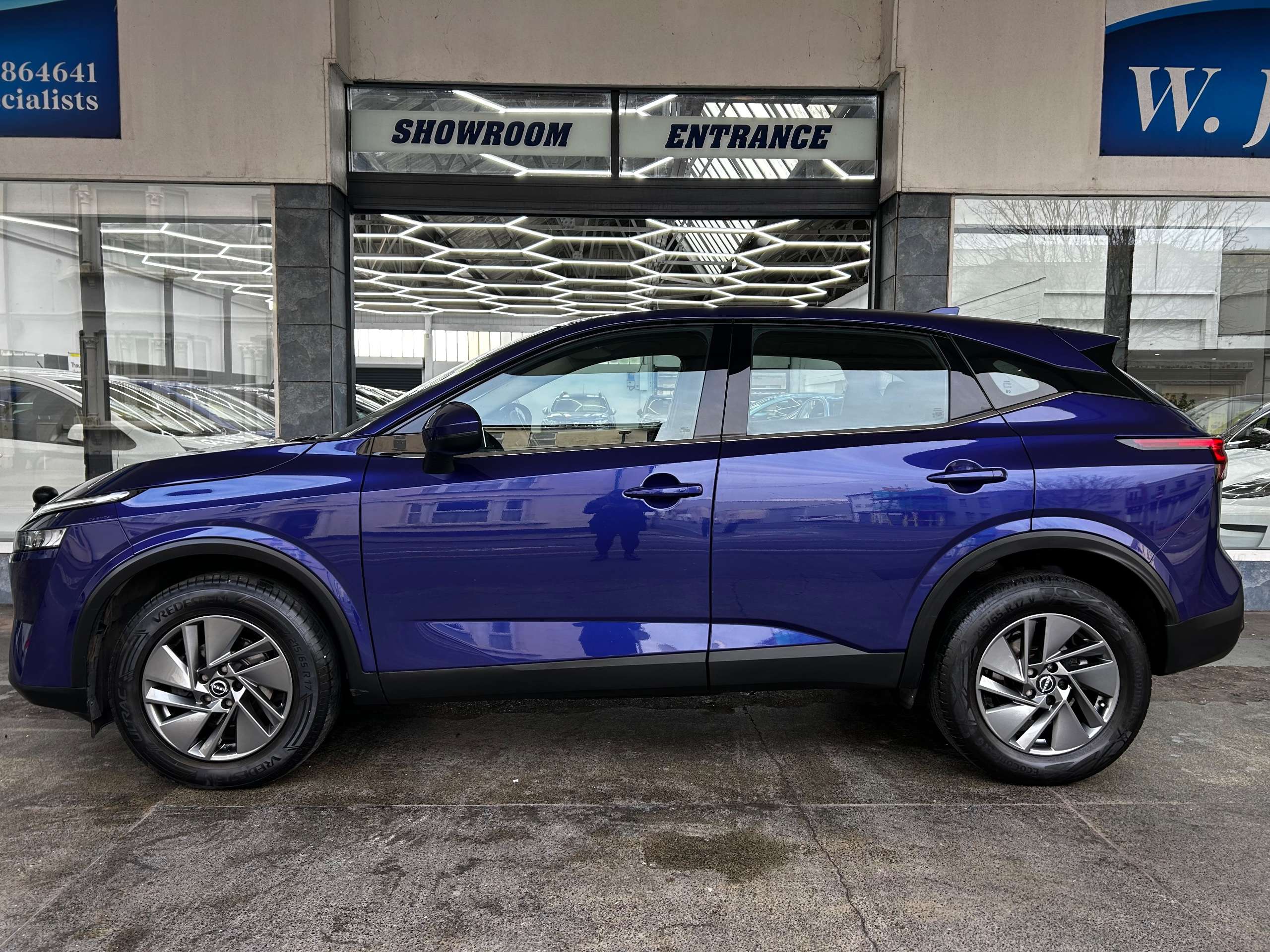 A 2023 NISSAN QASHQAI 1.3 DIG-T MHEV Acenta Premium SUV Petrol Hybrid XTRON Euro 6 (s/s) (158 ps) 5dr A 2023 NISSAN QASHQAI 1.3 DIG-T MHEV Acenta Premium SUV Petrol Hybrid XTRON Euro 6 (s/s) (158 ps) 5dr