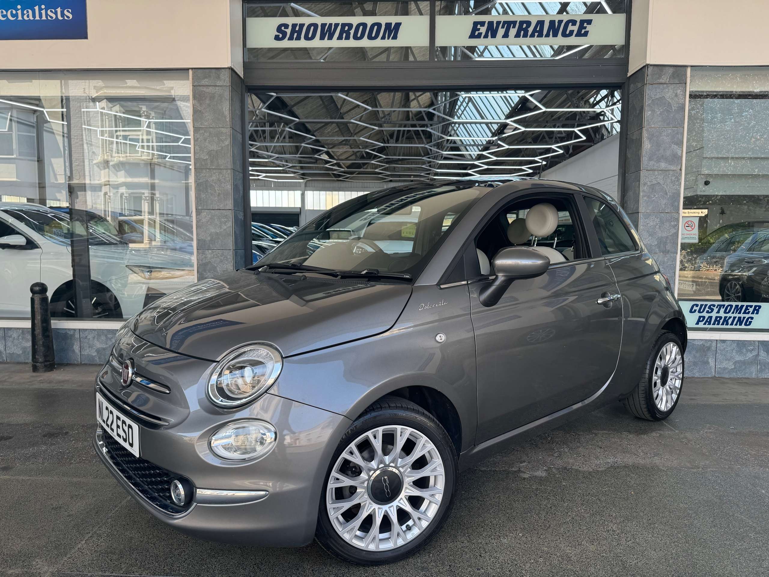 A 2022 FIAT 500 1.0 MHEV Dolcevita Plus Hatchback Petrol Manual Euro 6 (s/s) (70 bhp) 3dr A 2022 FIAT 500 1.0 MHEV Dolcevita Plus Hatchback Petrol Manual Euro 6 (s/s) (70 bhp) 3dr