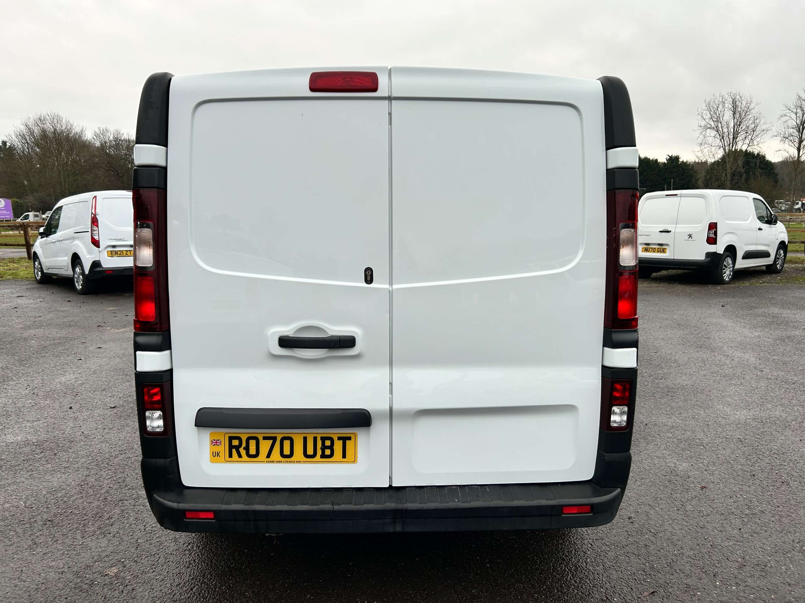 A 2021 RENAULT TRAFIC 2.0 dCi ENERGY 30 Business Panel Van 5dr Diesel Manual LWB Standard Roof Euro 6 (s/s) (120 ps) A 2021 RENAULT TRAFIC 2.0 dCi ENERGY 30 Business Panel Van 5dr Diesel Manual LWB Standard Roof Euro 6 (s/s) (120 ps)