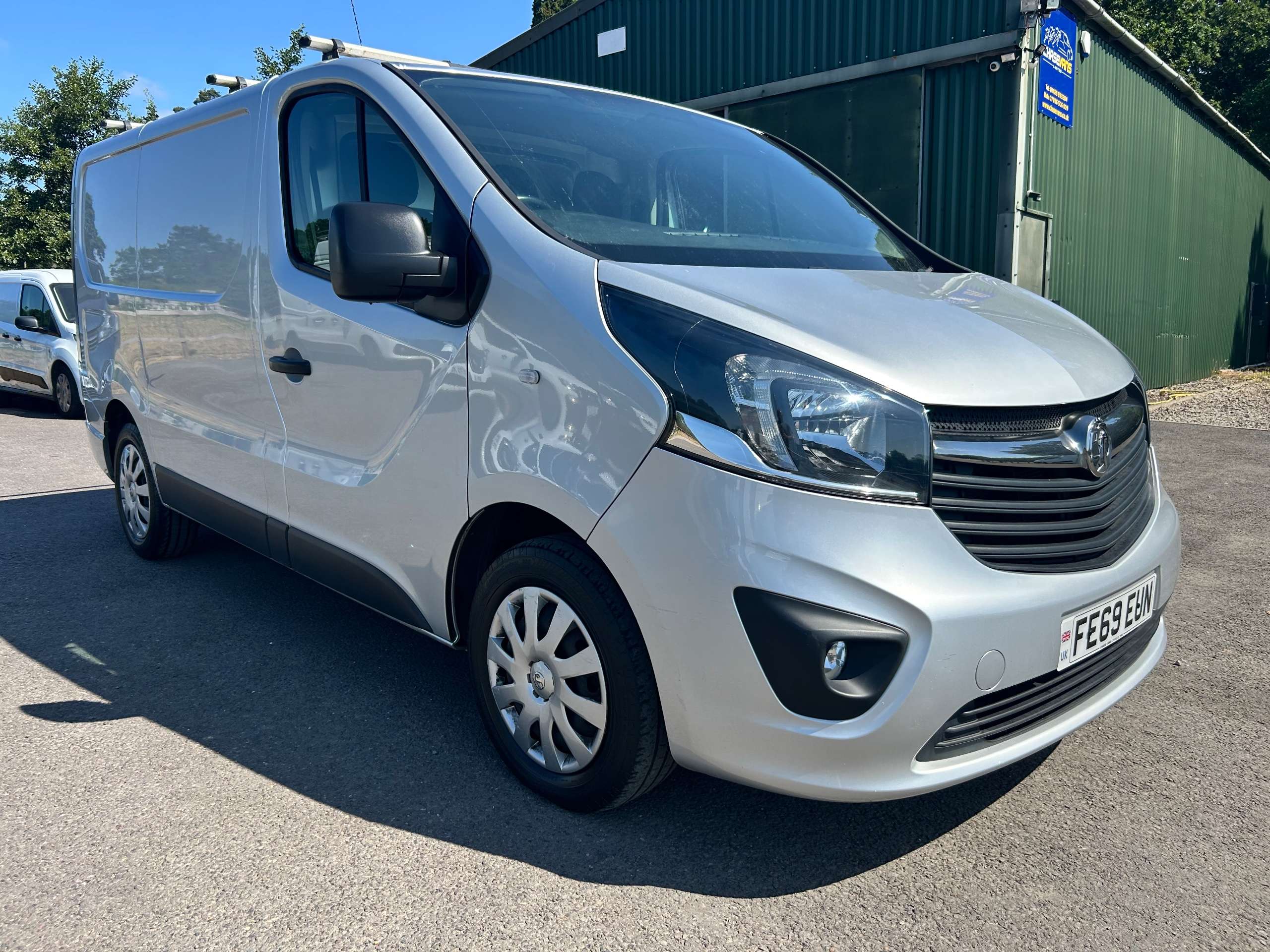 A 2019 VAUXHALL VIVARO 1.6 CDTi 2900 Sportive Panel Van 5dr Diesel Manual L1 H1 Euro 6 (120 ps) A 2019 VAUXHALL VIVARO 1.6 CDTi 2900 Sportive Panel Van 5dr Diesel Manual L1 H1 Euro 6 (120 ps)