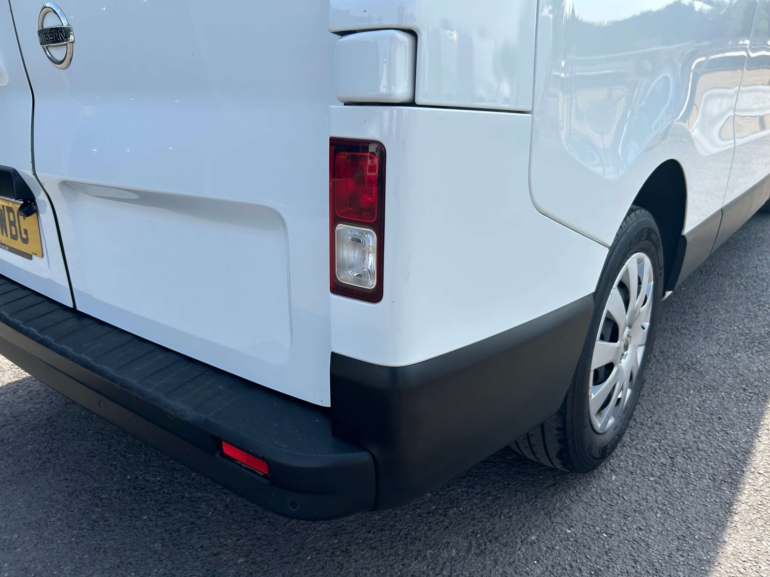 2021 NISSAN NV300 2021 NISSAN NV300