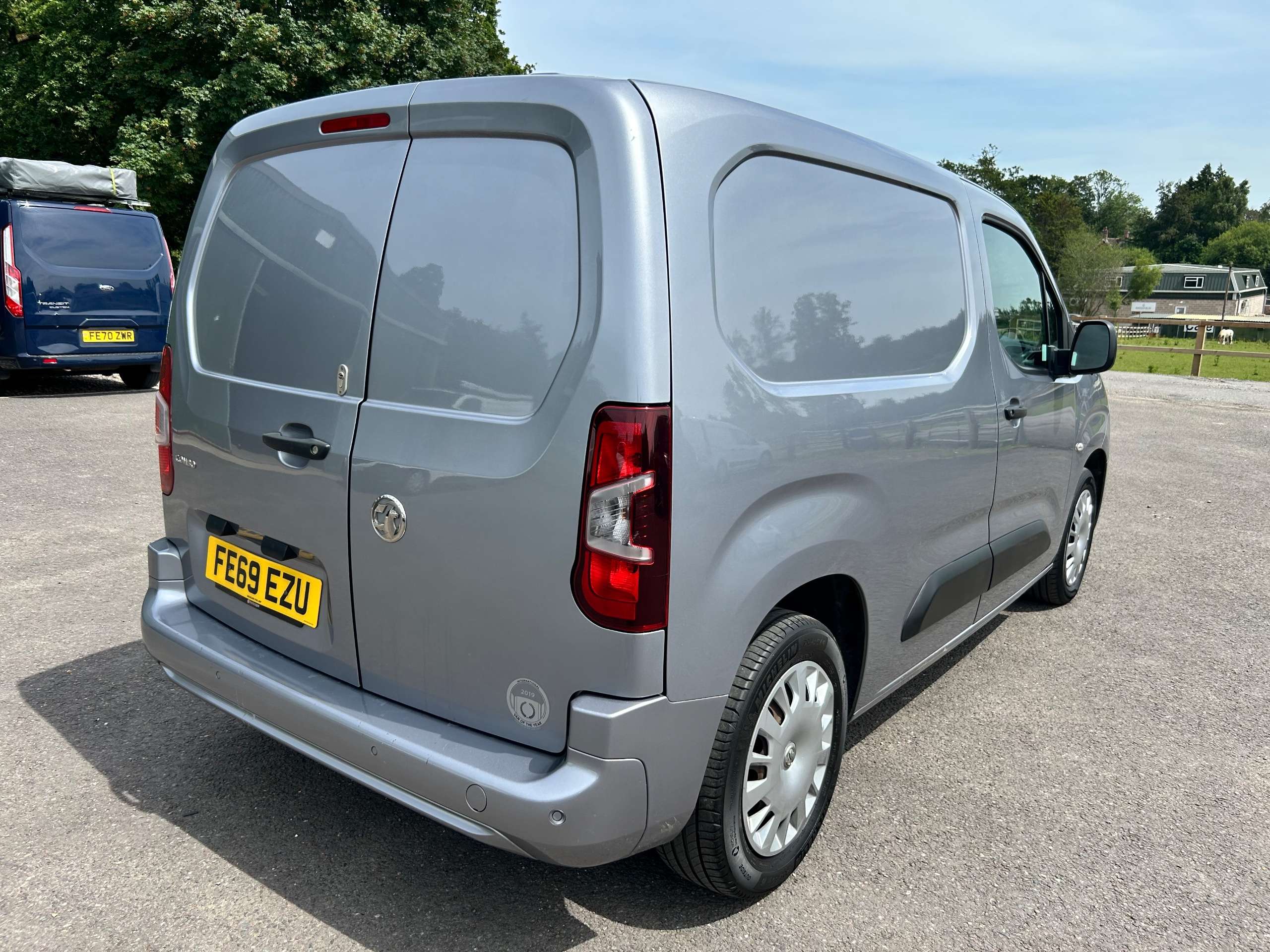 A 2019 VAUXHALL COMBO 1.6 Turbo D 2000 Sportive Panel Van 4dr Diesel Manual L1 H1 Euro 6 (s/s) (100 ps) A 2019 VAUXHALL COMBO 1.6 Turbo D 2000 Sportive Panel Van 4dr Diesel Manual L1 H1 Euro 6 (s/s) (100 ps)