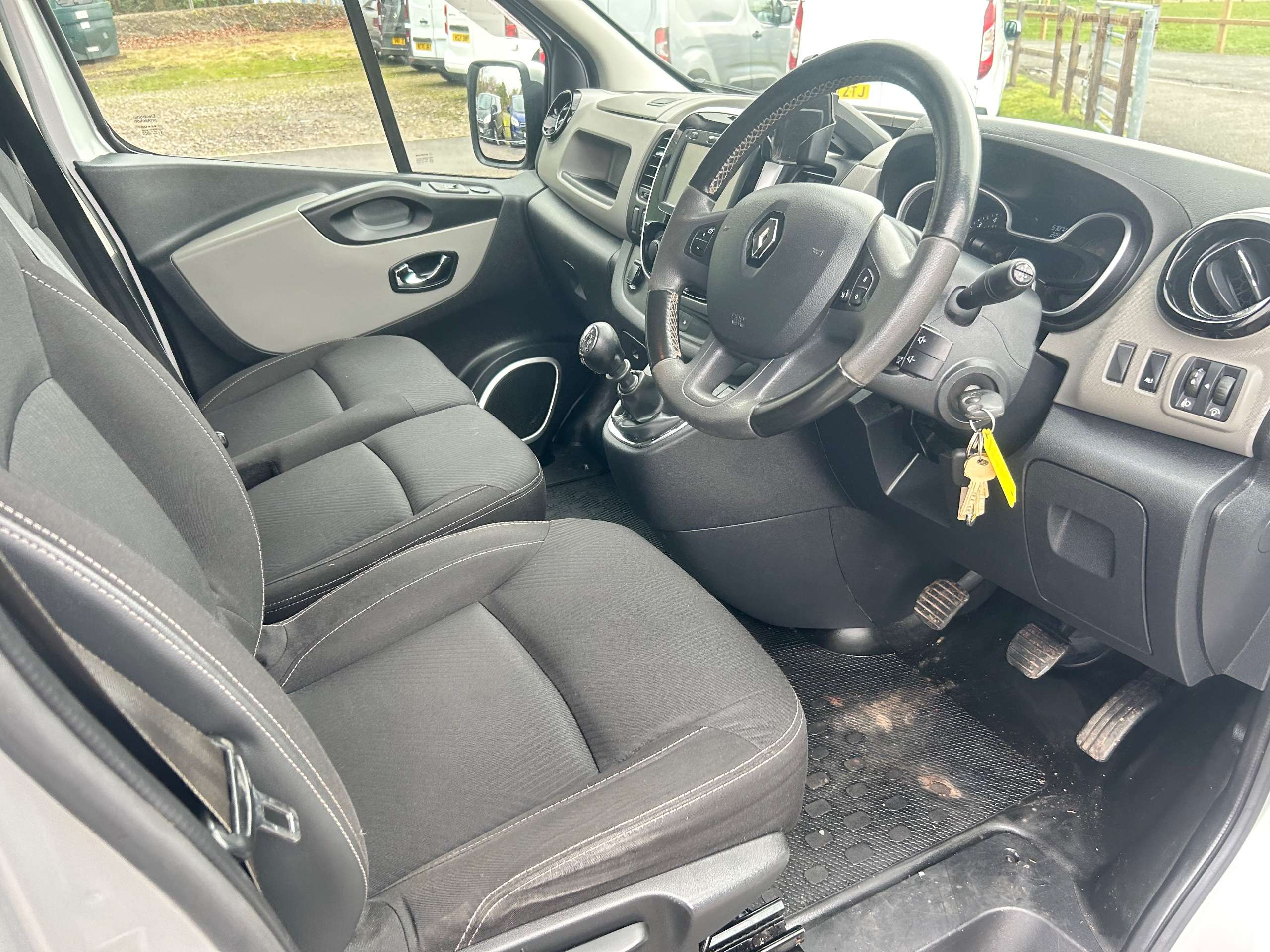 2017 RENAULT TRAFIC 2017 RENAULT TRAFIC