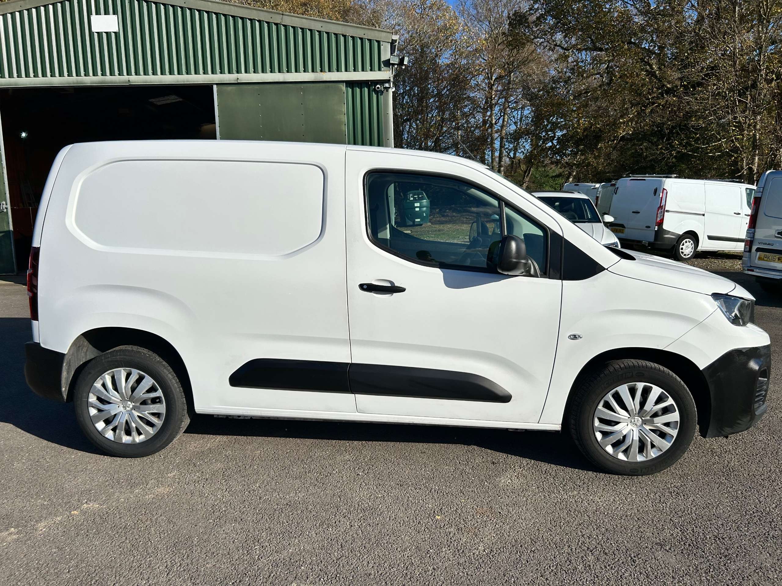 A 2020 PEUGEOT PARTNER 1.5 BlueHDi 1000 Professional Standard Panel Van 5dr Diesel Manual SWB Euro 6 (s/s) (100 bhp) A 2020 PEUGEOT PARTNER 1.5 BlueHDi 1000 Professional Standard Panel Van 5dr Diesel Manual SWB Euro 6 (s/s) (100 bhp)