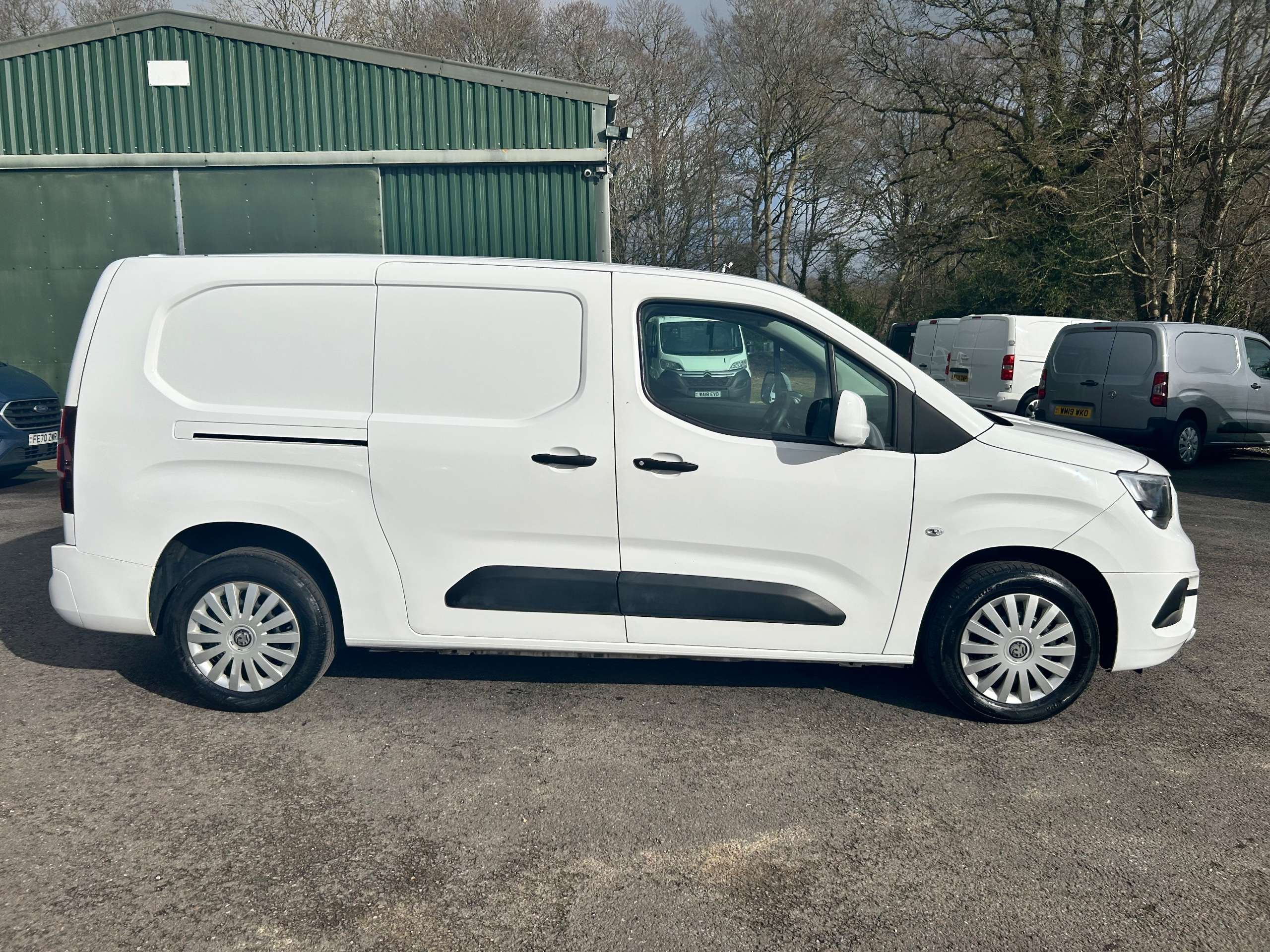 A 2019 VAUXHALL COMBO 1.5 Turbo D 2300 Sportive Panel Van 4dr Diesel Manual L2 H1 Euro 6 (s/s) (100 ps) A 2019 VAUXHALL COMBO 1.5 Turbo D 2300 Sportive Panel Van 4dr Diesel Manual L2 H1 Euro 6 (s/s) (100 ps)
