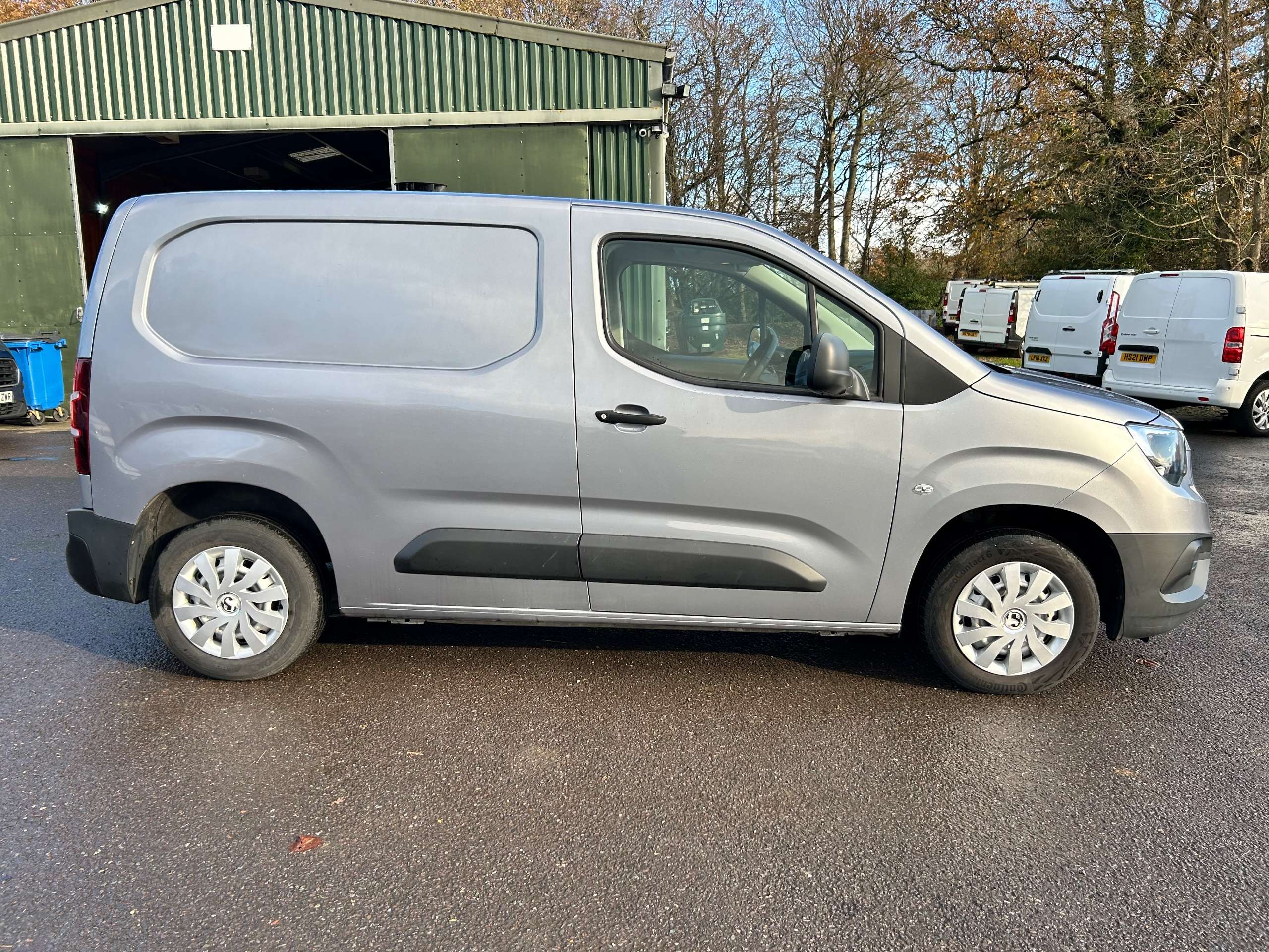 A 2019 VAUXHALL COMBO 1.6 Turbo D 2000 Edition Panel Van 4dr Diesel Manual L1 H1 Euro 6 (s/s) (100 ps) A 2019 VAUXHALL COMBO 1.6 Turbo D 2000 Edition Panel Van 4dr Diesel Manual L1 H1 Euro 6 (s/s) (100 ps)