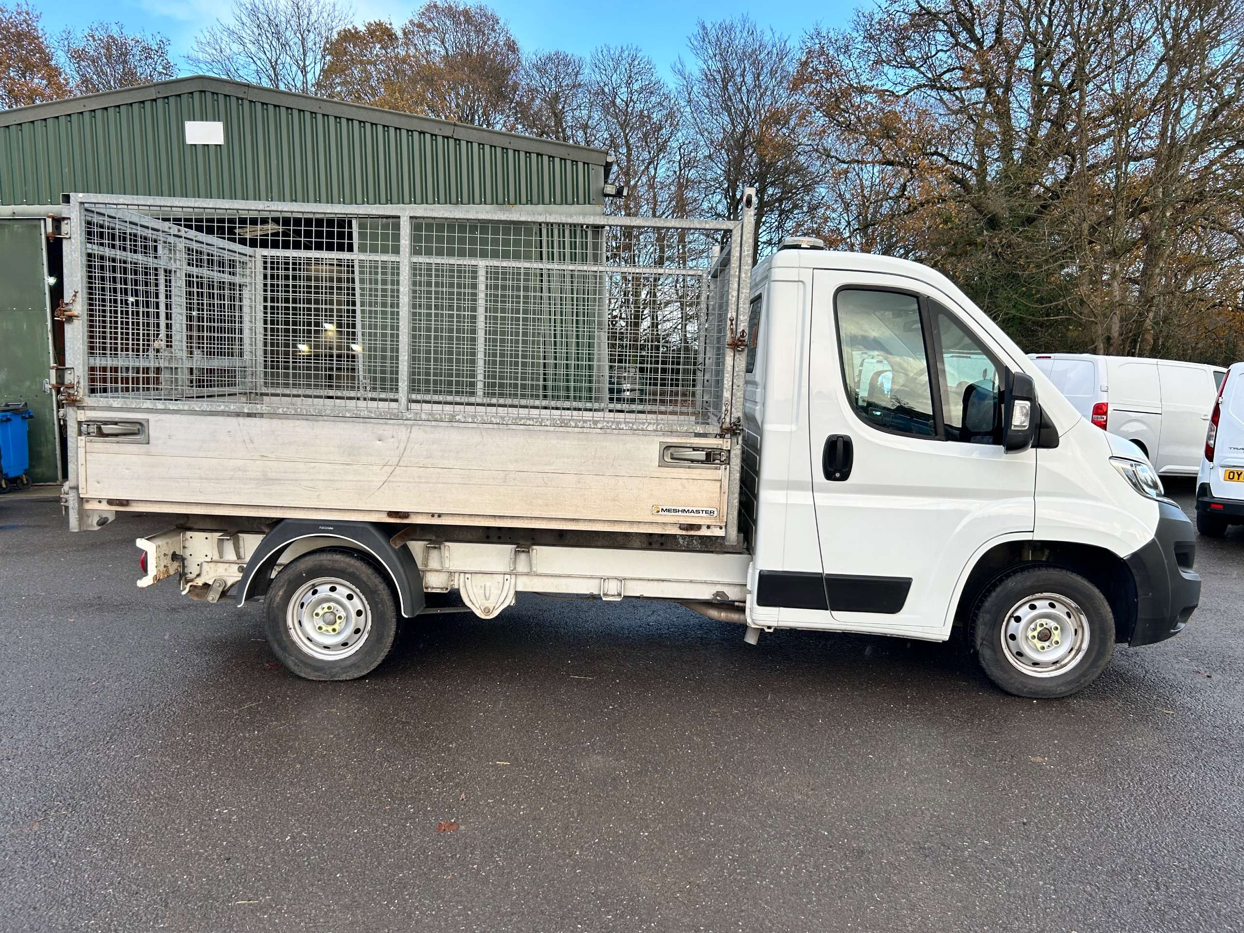 A 2018 CITROEN RELAY 2.0 BlueHDi 35 Chassis Cab, caged Tipper,2dr Diesel Manual L2 Euro 6 (130 ps) A 2018 CITROEN RELAY 2.0 BlueHDi 35 Chassis Cab, caged Tipper,2dr Diesel Manual L2 Euro 6 (130 ps)