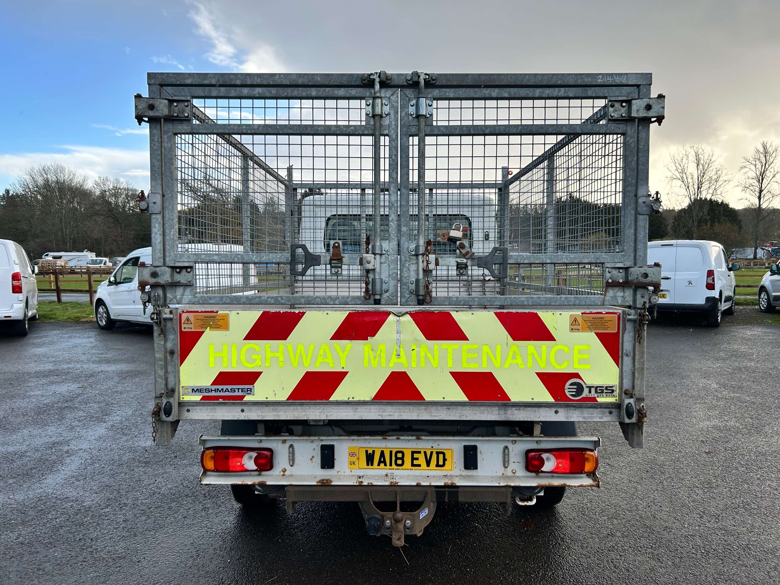 A 2018 CITROEN RELAY 2.0 BlueHDi 35 Chassis Cab, caged Tipper,2dr Diesel Manual L2 Euro 6 (130 ps) A 2018 CITROEN RELAY 2.0 BlueHDi 35 Chassis Cab, caged Tipper,2dr Diesel Manual L2 Euro 6 (130 ps)