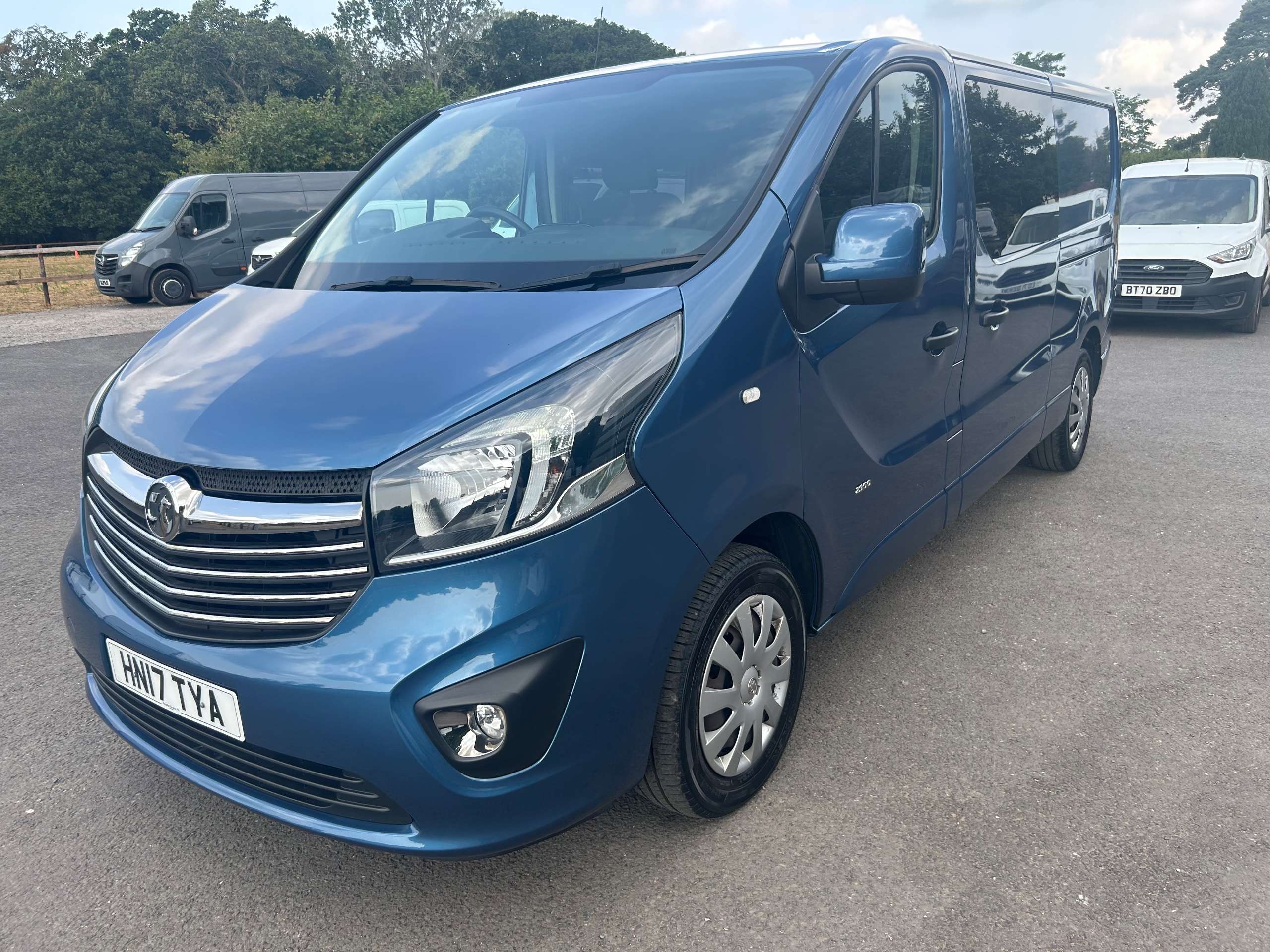 2017 VAUXHALL VIVARO 2017 VAUXHALL VIVARO