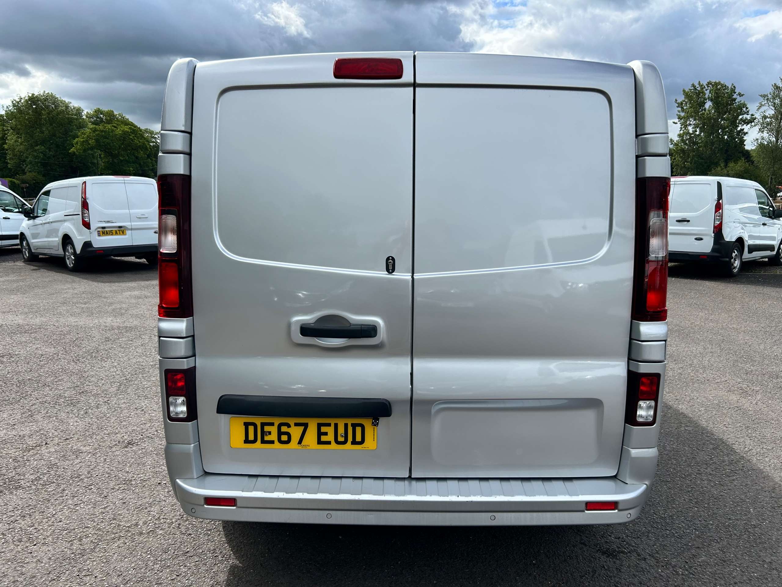 A 2017 VAUXHALL VIVARO 1.6 CDTi 2900 Sportive Panel Van 5dr Diesel Manual L2 H1 Euro 6 (120 ps) A 2017 VAUXHALL VIVARO 1.6 CDTi 2900 Sportive Panel Van 5dr Diesel Manual L2 H1 Euro 6 (120 ps)