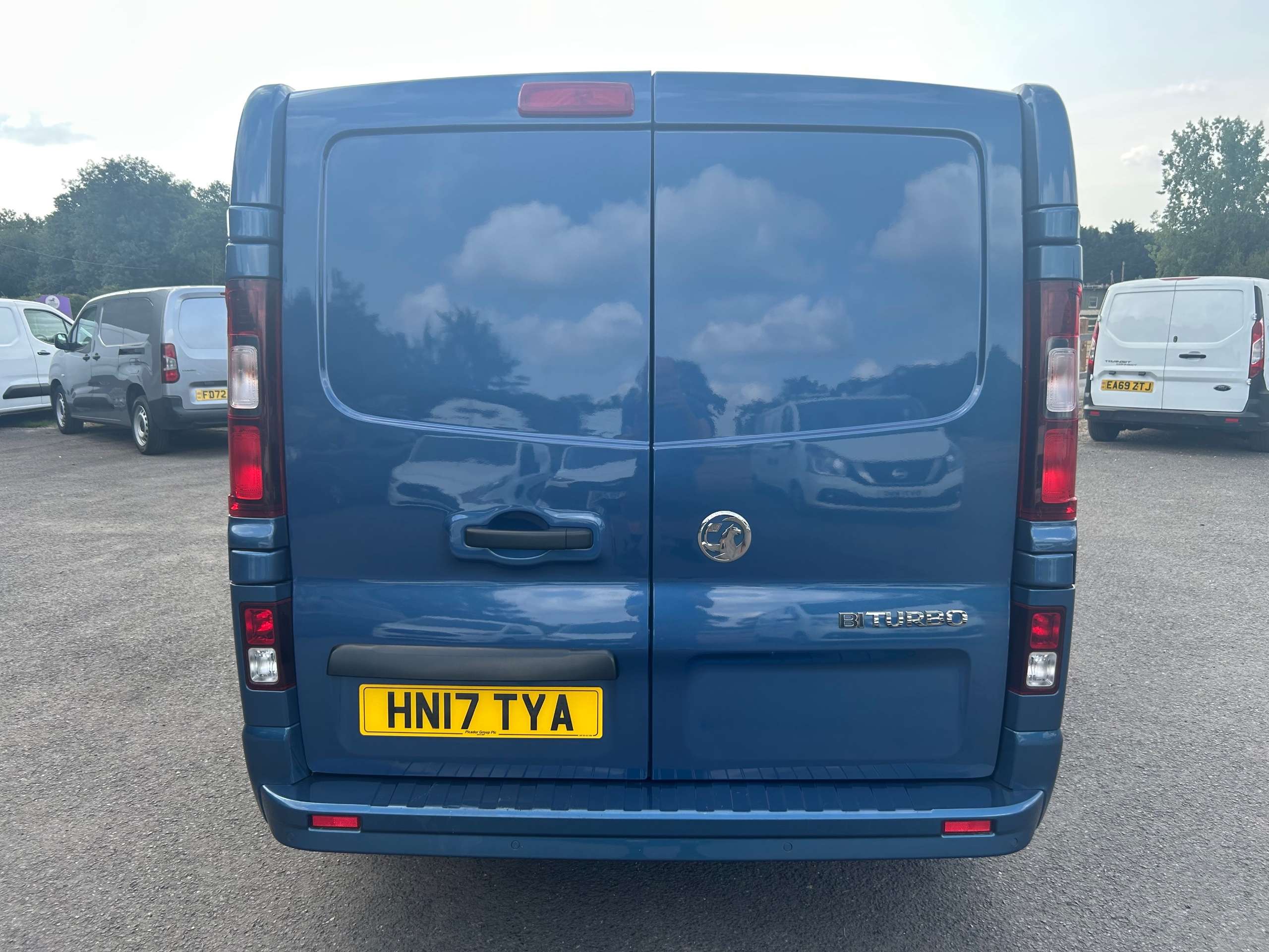 2017 VAUXHALL VIVARO 2017 VAUXHALL VIVARO