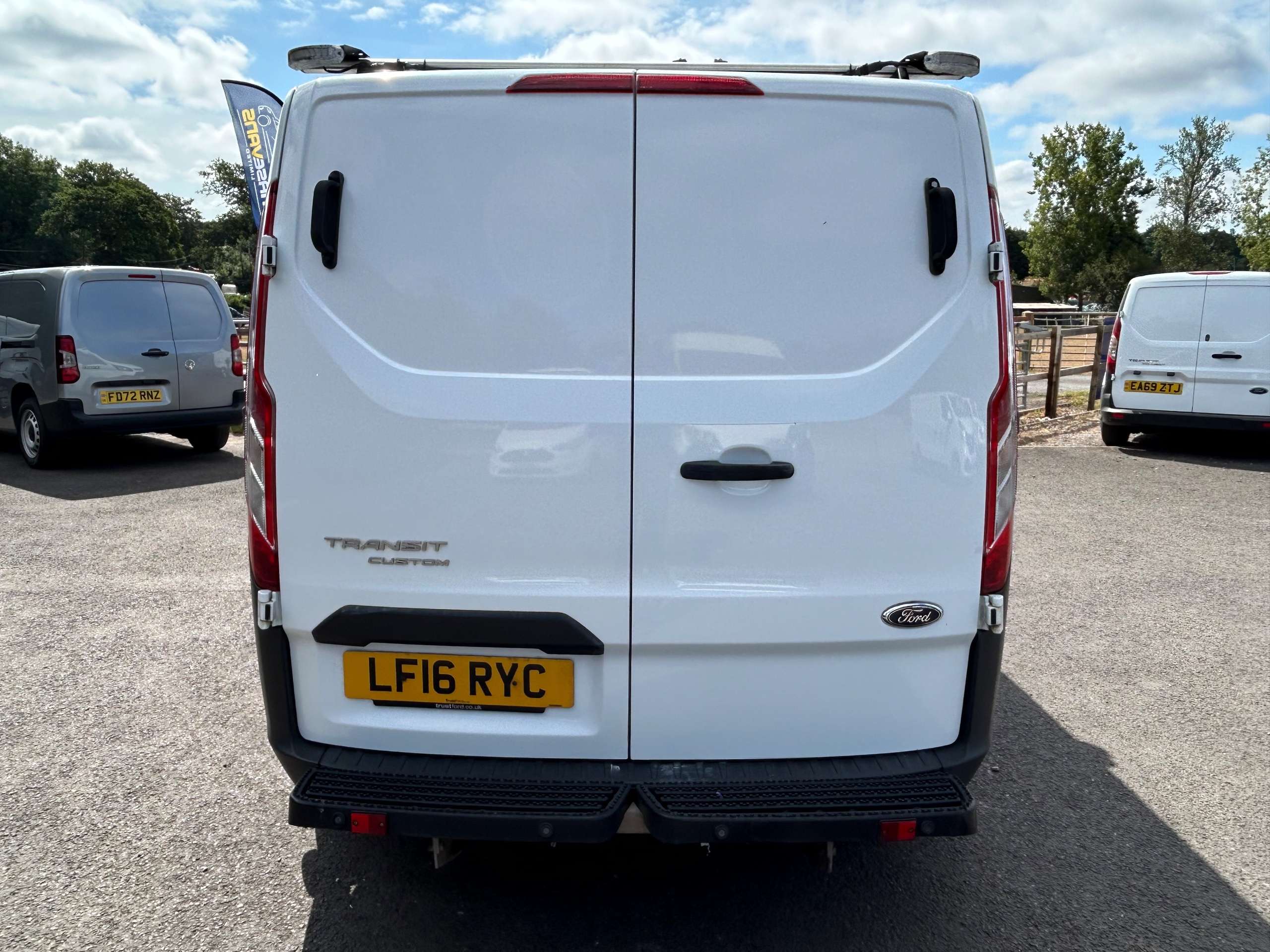 A 2016 FORD TRANSIT CUSTOM 2.2 TDCi 310 ECOnetic Panel Van 5dr Diesel Manual L1 H1 (162 g/km, 98 bhp) A 2016 FORD TRANSIT CUSTOM 2.2 TDCi 310 ECOnetic Panel Van 5dr Diesel Manual L1 H1 (162 g/km, 98 bhp)