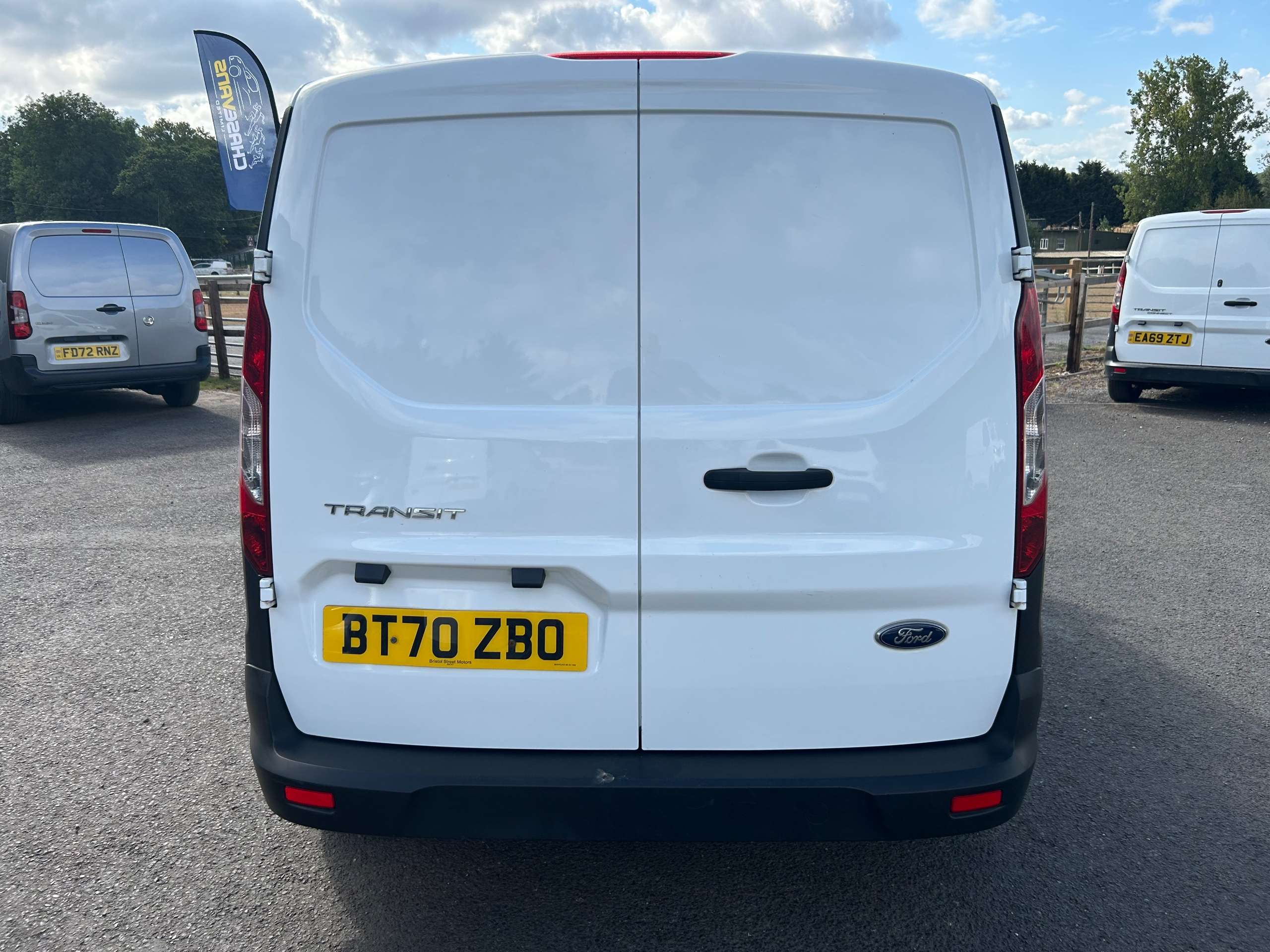 A 2020 FORD TRANSIT CONNECT 1.5 230 EcoBlue Leader Crew Van Double Cab 6dr Diesel Manual L2 Euro 6 (s/s) (100 ps) A 2020 FORD TRANSIT CONNECT 1.5 230 EcoBlue Leader Crew Van Double Cab 6dr Diesel Manual L2 Euro 6 (s/s) (100 ps)