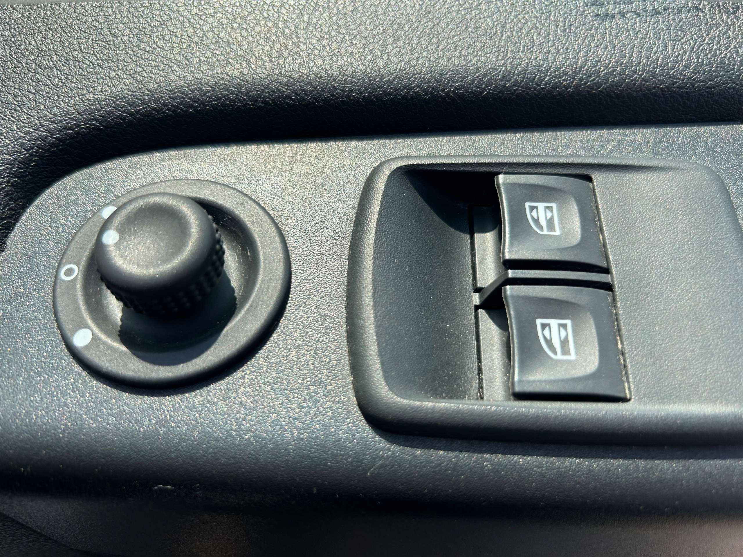 2021 NISSAN NV300 2021 NISSAN NV300