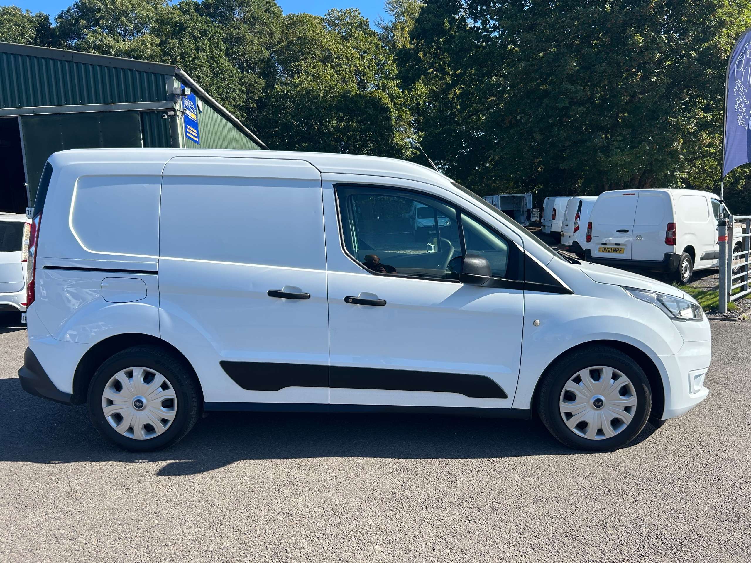 A 2021 FORD TRANSIT CONNECT 1.5 220 EcoBlue Trend Crew Van Double Cab 6dr Diesel Manual L1 Euro 6 (s/s) (100 ps) A 2021 FORD TRANSIT CONNECT 1.5 220 EcoBlue Trend Crew Van Double Cab 6dr Diesel Manual L1 Euro 6 (s/s) (100 ps)
