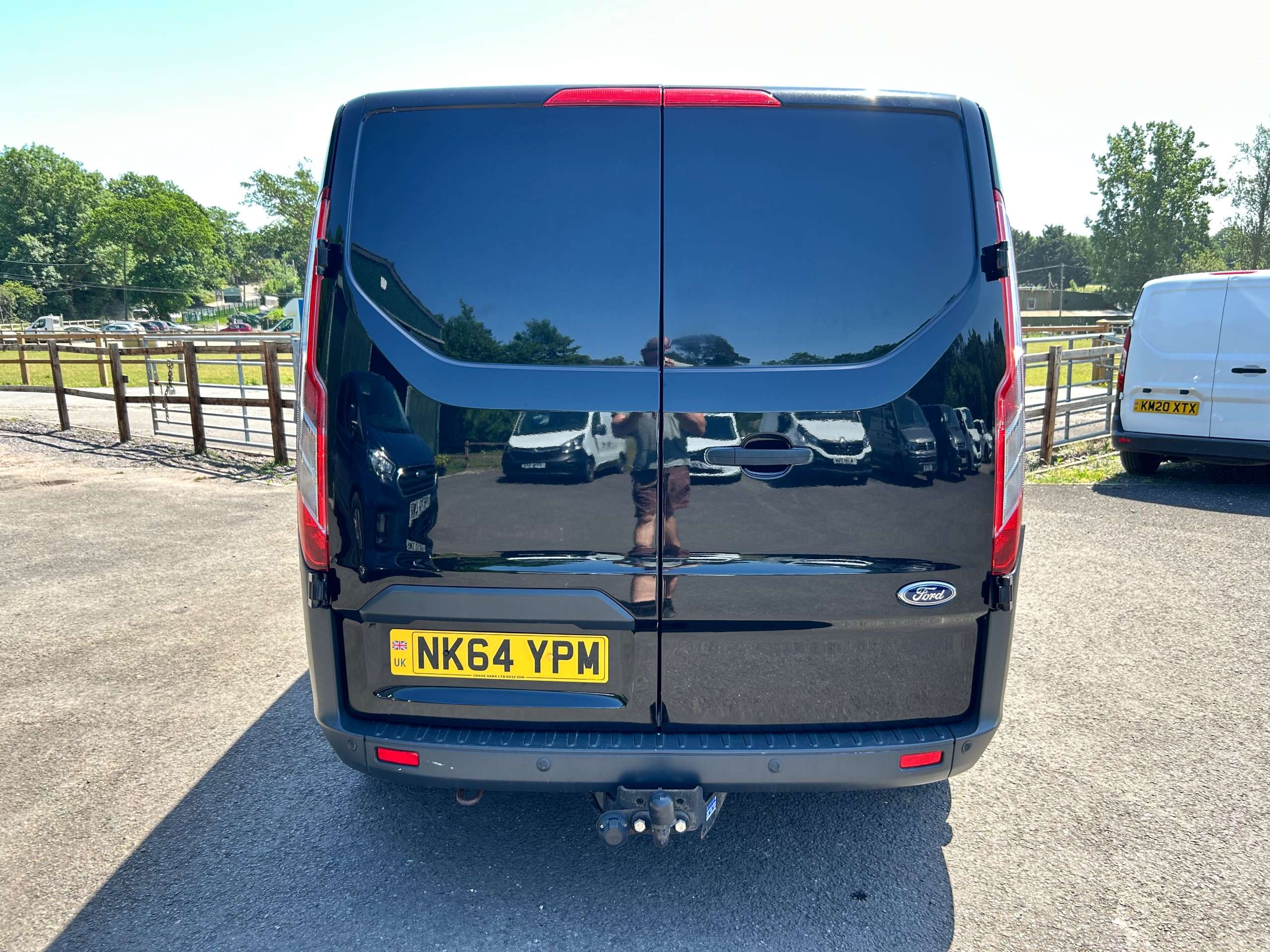 A 2014 FORD TRANSIT CUSTOM 2.2 TDCi 270 Trend Combi Van 5dr Diesel Manual L1 H1 (191 g/km, 123 bhp) A 2014 FORD TRANSIT CUSTOM 2.2 TDCi 270 Trend Combi Van 5dr Diesel Manual L1 H1 (191 g/km, 123 bhp)
