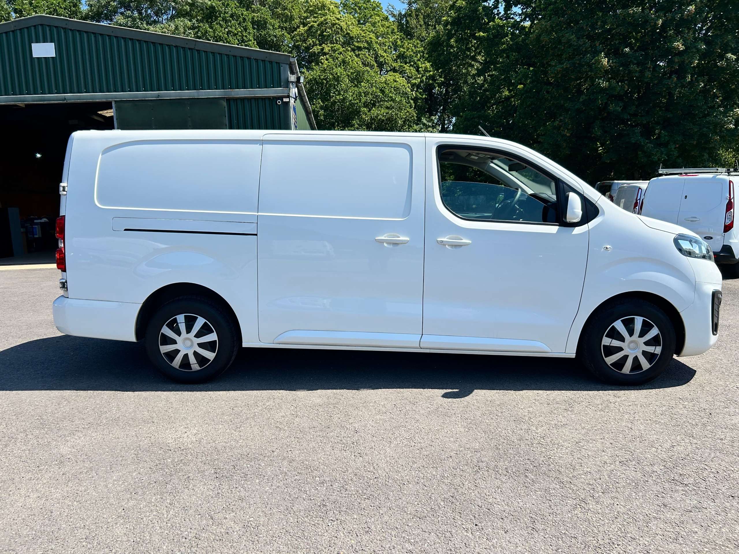 A 2019 VAUXHALL VIVARO 1.5 Turbo D 2900 Sportive Panel Van 5dr Diesel Manual L2 H1 Euro 6 (s/s) (100 ps) A 2019 VAUXHALL VIVARO 1.5 Turbo D 2900 Sportive Panel Van 5dr Diesel Manual L2 H1 Euro 6 (s/s) (100 ps)
