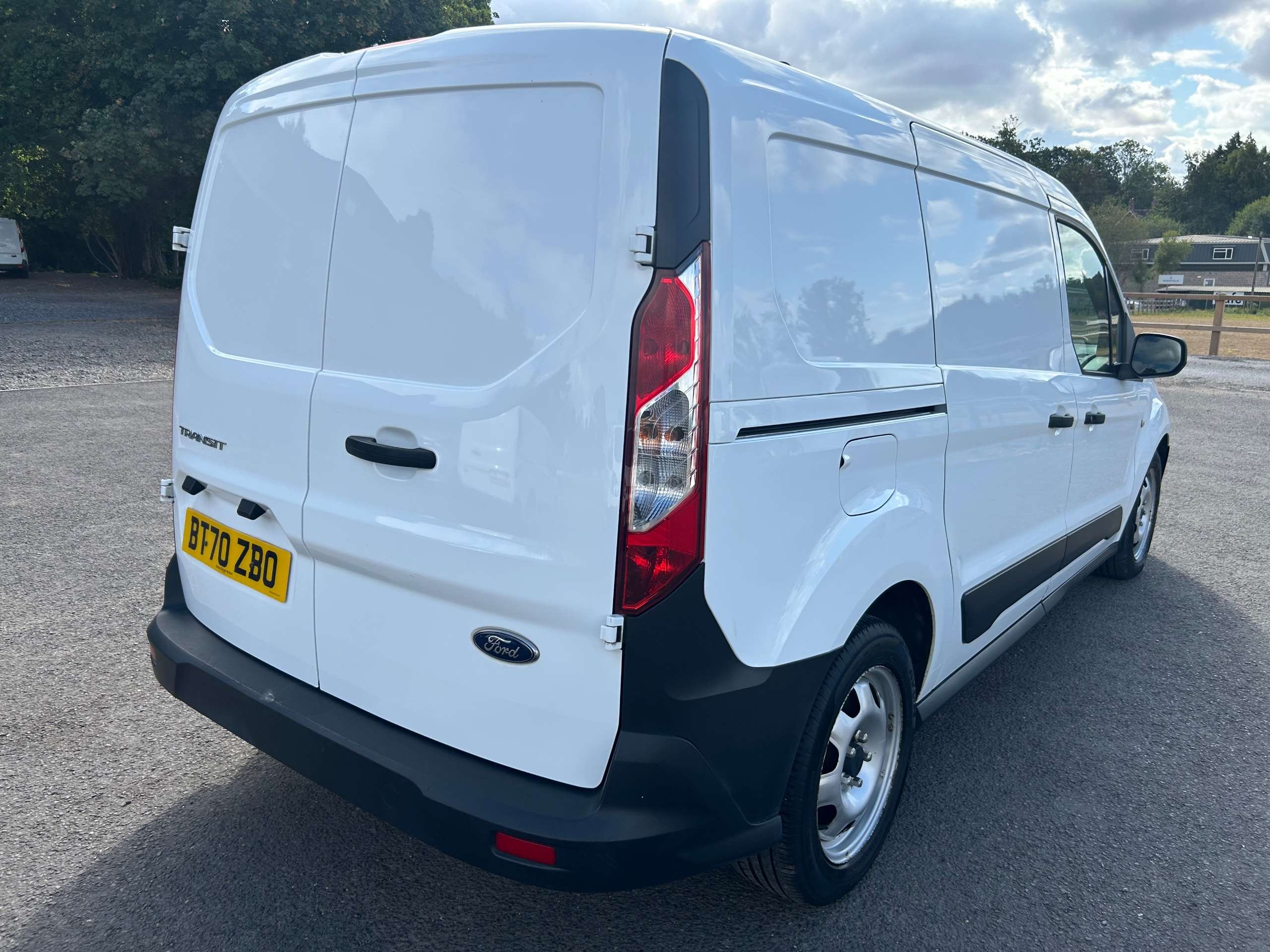 A 2020 FORD TRANSIT CONNECT 1.5 230 EcoBlue Leader Crew Van Double Cab 6dr Diesel Manual L2 Euro 6 (s/s) (100 ps) A 2020 FORD TRANSIT CONNECT 1.5 230 EcoBlue Leader Crew Van Double Cab 6dr Diesel Manual L2 Euro 6 (s/s) (100 ps)