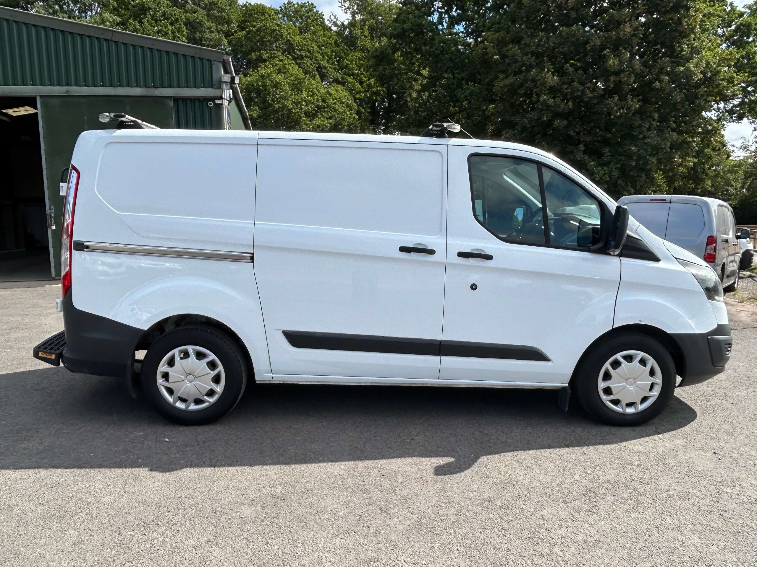 A 2016 FORD TRANSIT CUSTOM 2.2 TDCi 310 ECOnetic Panel Van 5dr Diesel Manual L1 H1 (162 g/km, 98 bhp) A 2016 FORD TRANSIT CUSTOM 2.2 TDCi 310 ECOnetic Panel Van 5dr Diesel Manual L1 H1 (162 g/km, 98 bhp)