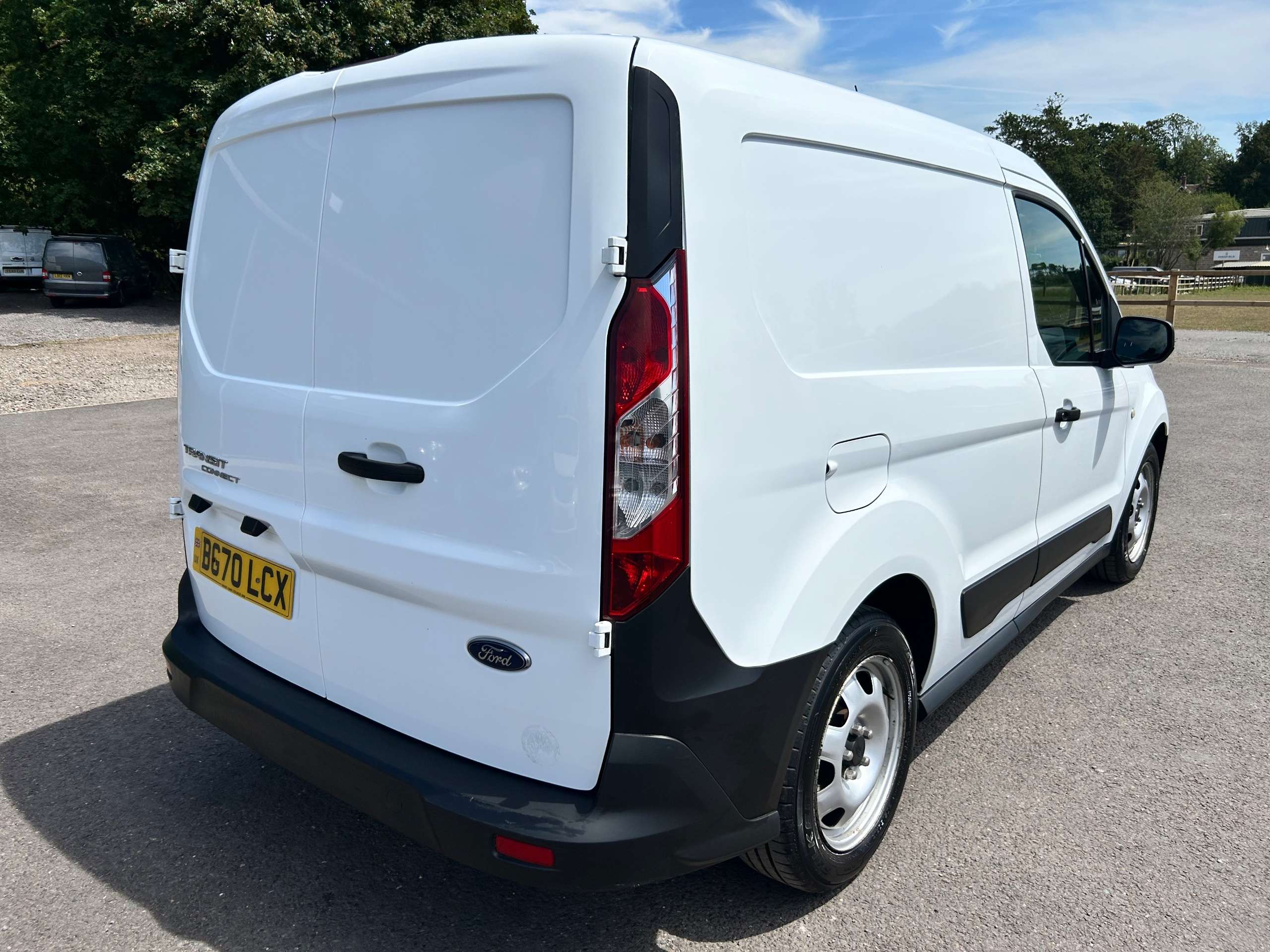 A 2020 FORD TRANSIT CONNECT 1.5 220 EcoBlue Leader Panel Van 5dr Diesel Manual L1 Euro 6 (s/s) (75 ps) A 2020 FORD TRANSIT CONNECT 1.5 220 EcoBlue Leader Panel Van 5dr Diesel Manual L1 Euro 6 (s/s) (75 ps)
