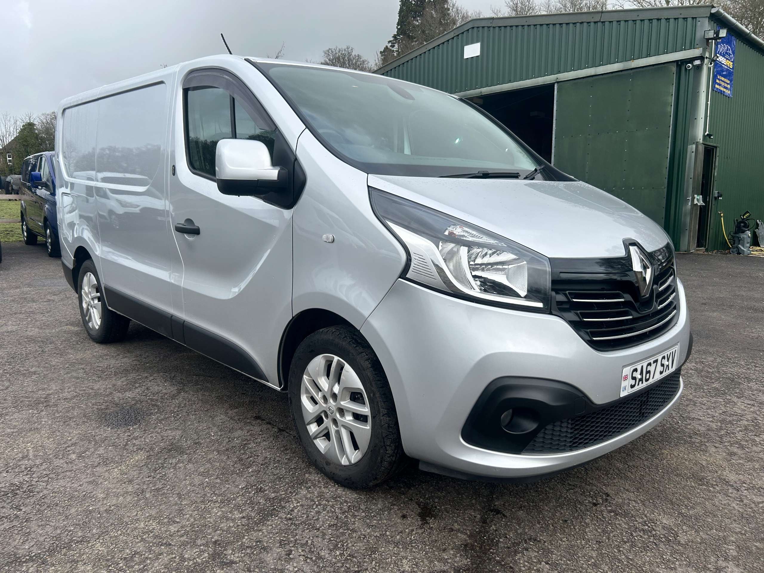 A 2017 RENAULT TRAFIC 1.6 dCi ENERGY 27 Sport Nav Panel Van 5dr Diesel Manual SWB Standard Roof Euro 6 (s/s) (145 ps) A 2017 RENAULT TRAFIC 1.6 dCi ENERGY 27 Sport Nav Panel Van 5dr Diesel Manual SWB Standard Roof Euro 6 (s/s) (145 ps)