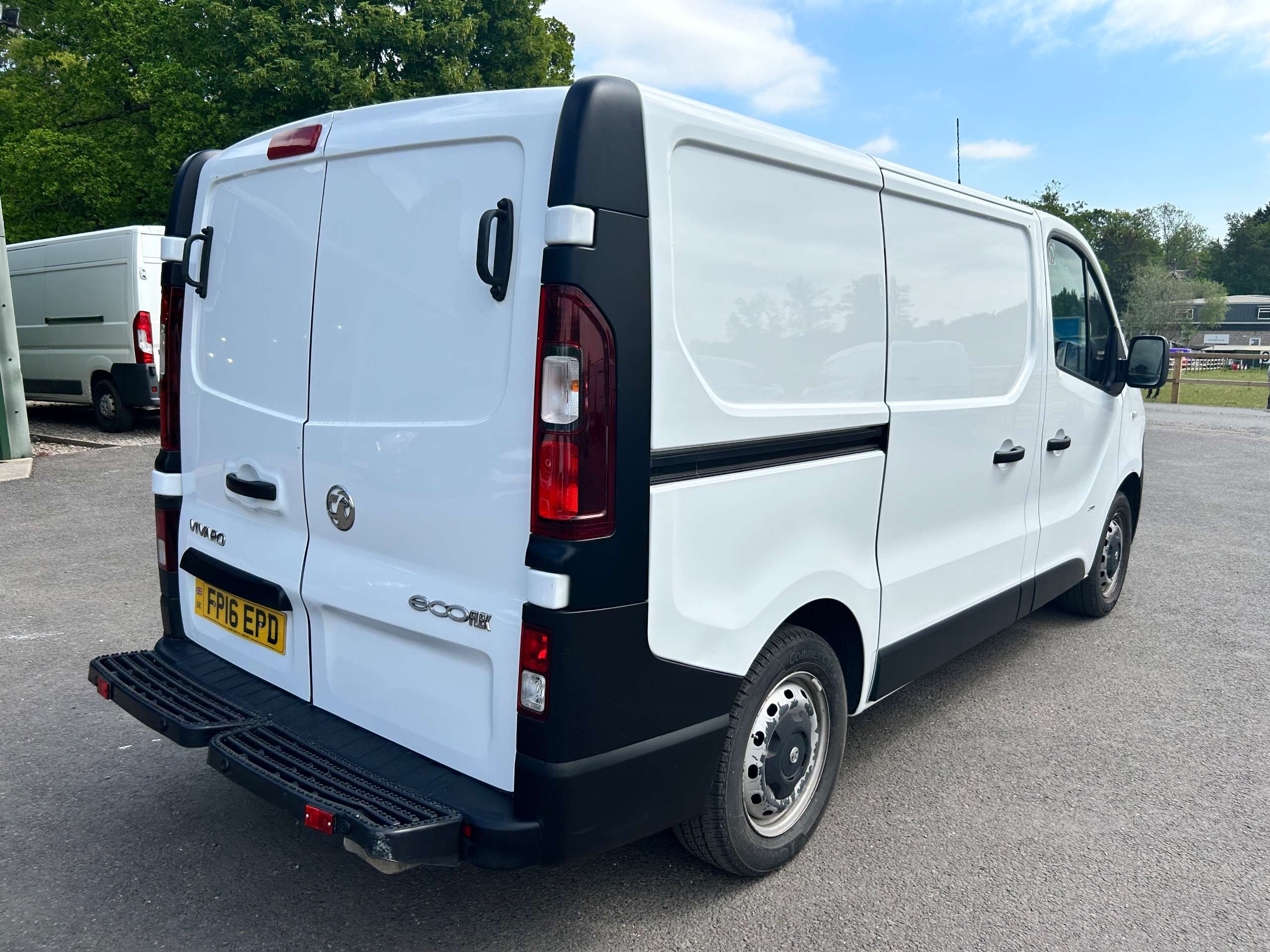 A 2016 VAUXHALL VIVARO 1.6 CDTi 2900 ecoFLEX Panel Van 5dr Diesel Manual L1 H1 Euro 5 (s/s) (90 ps) A 2016 VAUXHALL VIVARO 1.6 CDTi 2900 ecoFLEX Panel Van 5dr Diesel Manual L1 H1 Euro 5 (s/s) (90 ps)