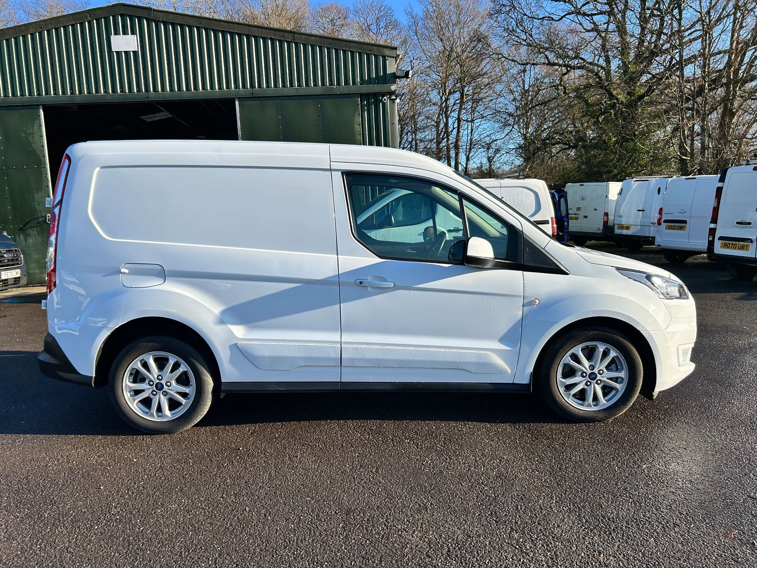 A 2021 FORD TRANSIT CONNECT 1.5 200 EcoBlue Limited Panel Van 5dr Diesel Manual L1 Euro 6 (s/s) (120 ps) A 2021 FORD TRANSIT CONNECT 1.5 200 EcoBlue Limited Panel Van 5dr Diesel Manual L1 Euro 6 (s/s) (120 ps)