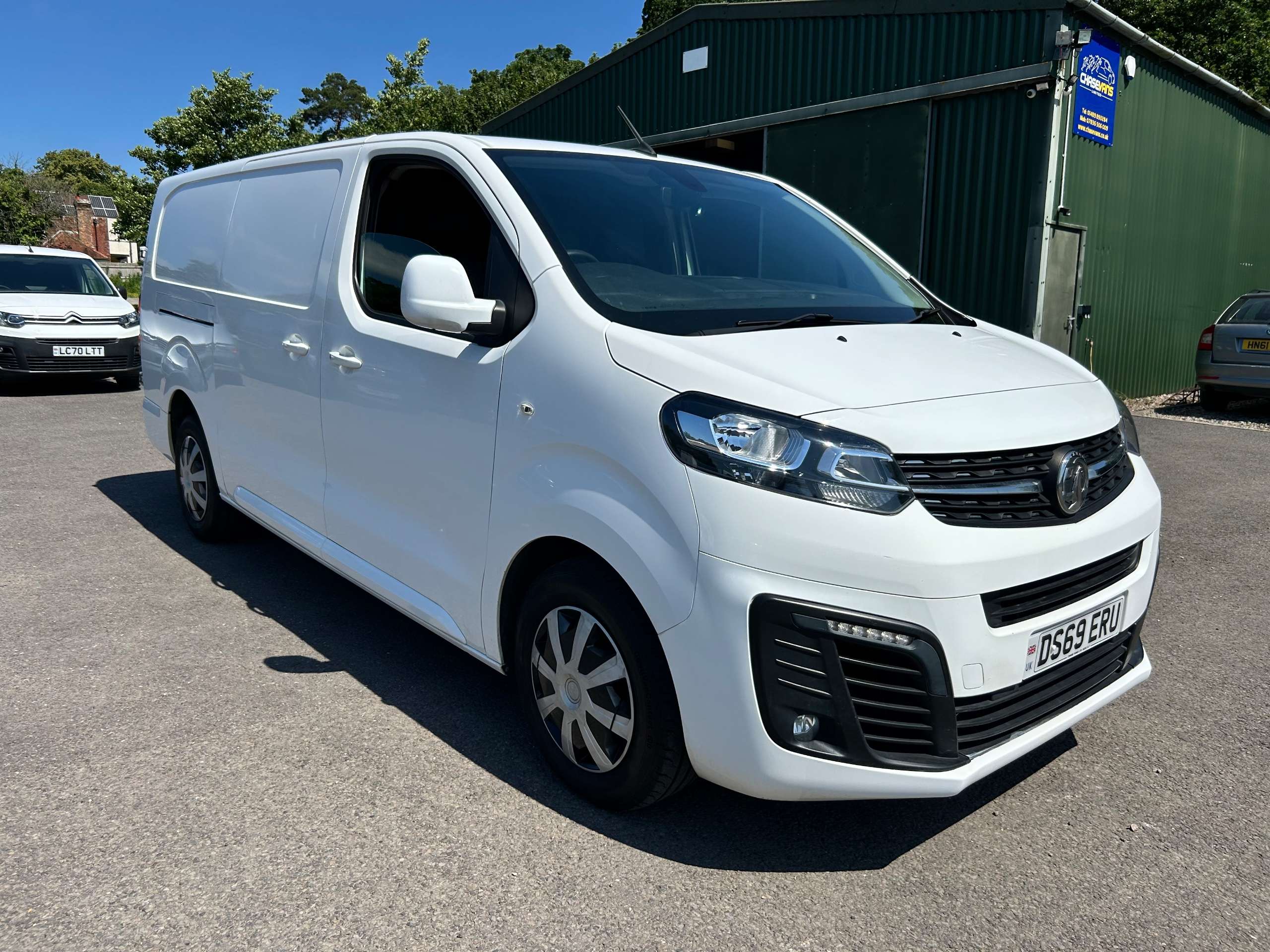 A 2019 VAUXHALL VIVARO 1.5 Turbo D 2900 Sportive Panel Van 5dr Diesel Manual L2 H1 Euro 6 (s/s) (100 ps) A 2019 VAUXHALL VIVARO 1.5 Turbo D 2900 Sportive Panel Van 5dr Diesel Manual L2 H1 Euro 6 (s/s) (100 ps)