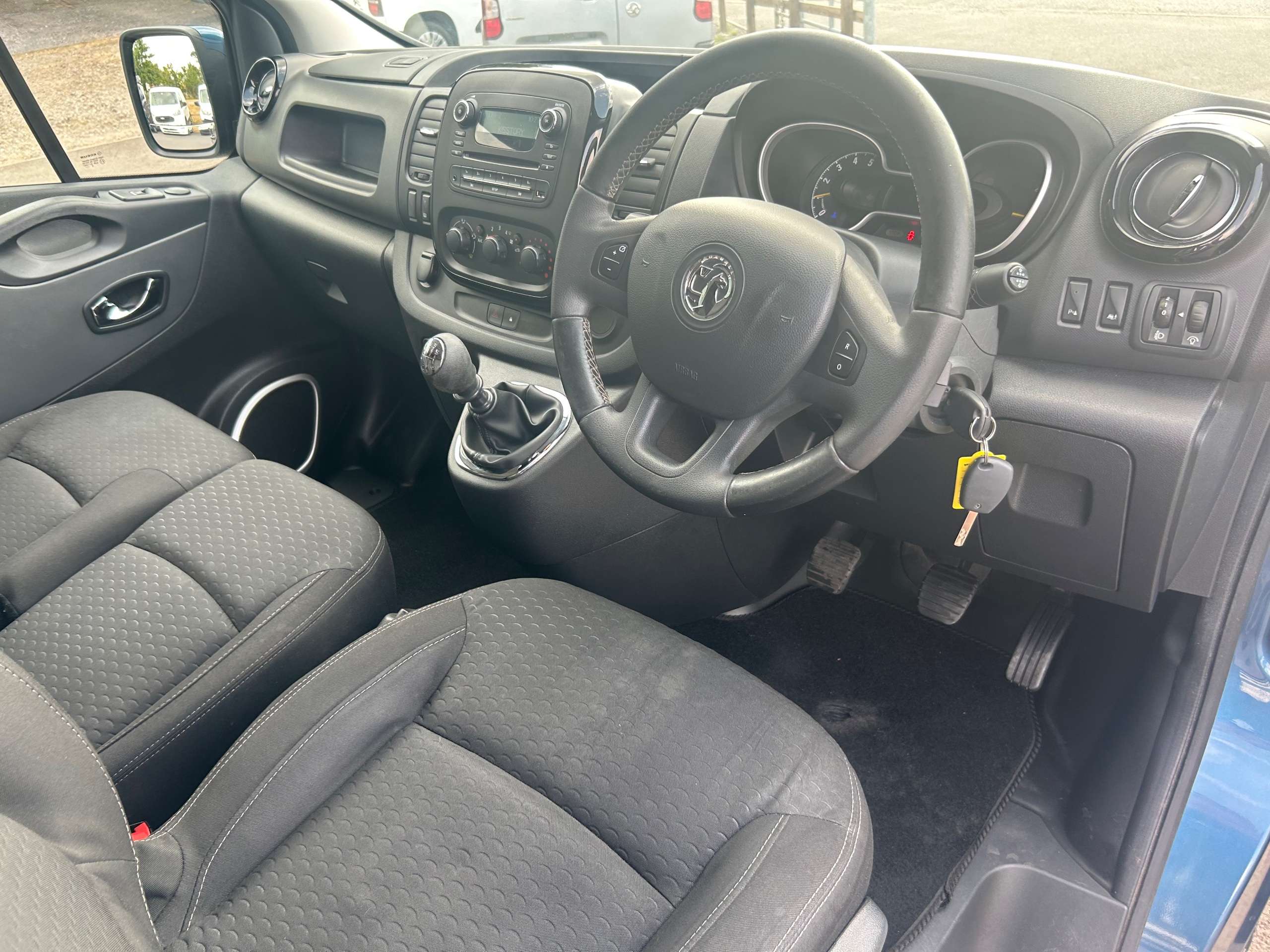 2017 VAUXHALL VIVARO 2017 VAUXHALL VIVARO