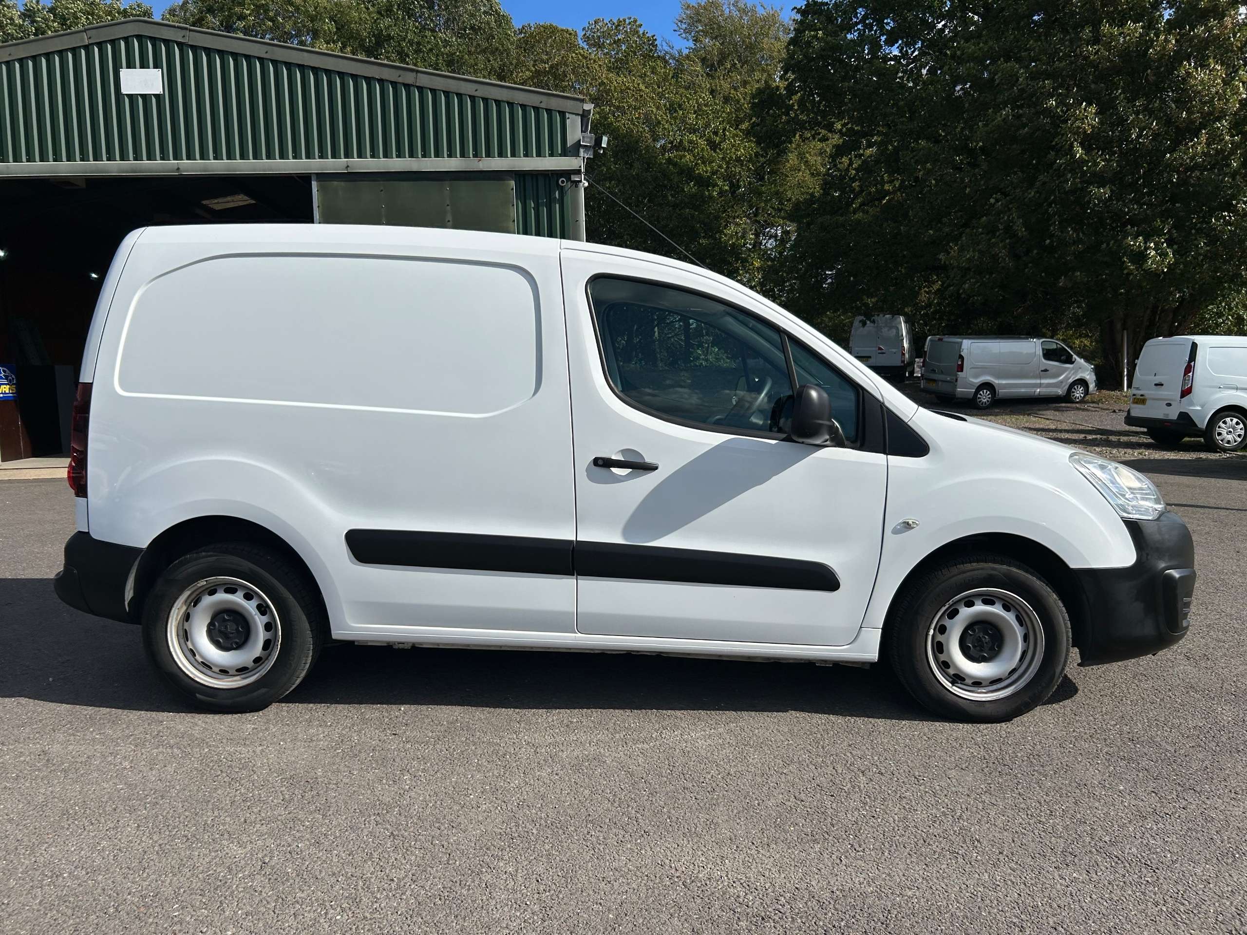 A 2016 PEUGEOT PARTNER A 2016 PEUGEOT PARTNER