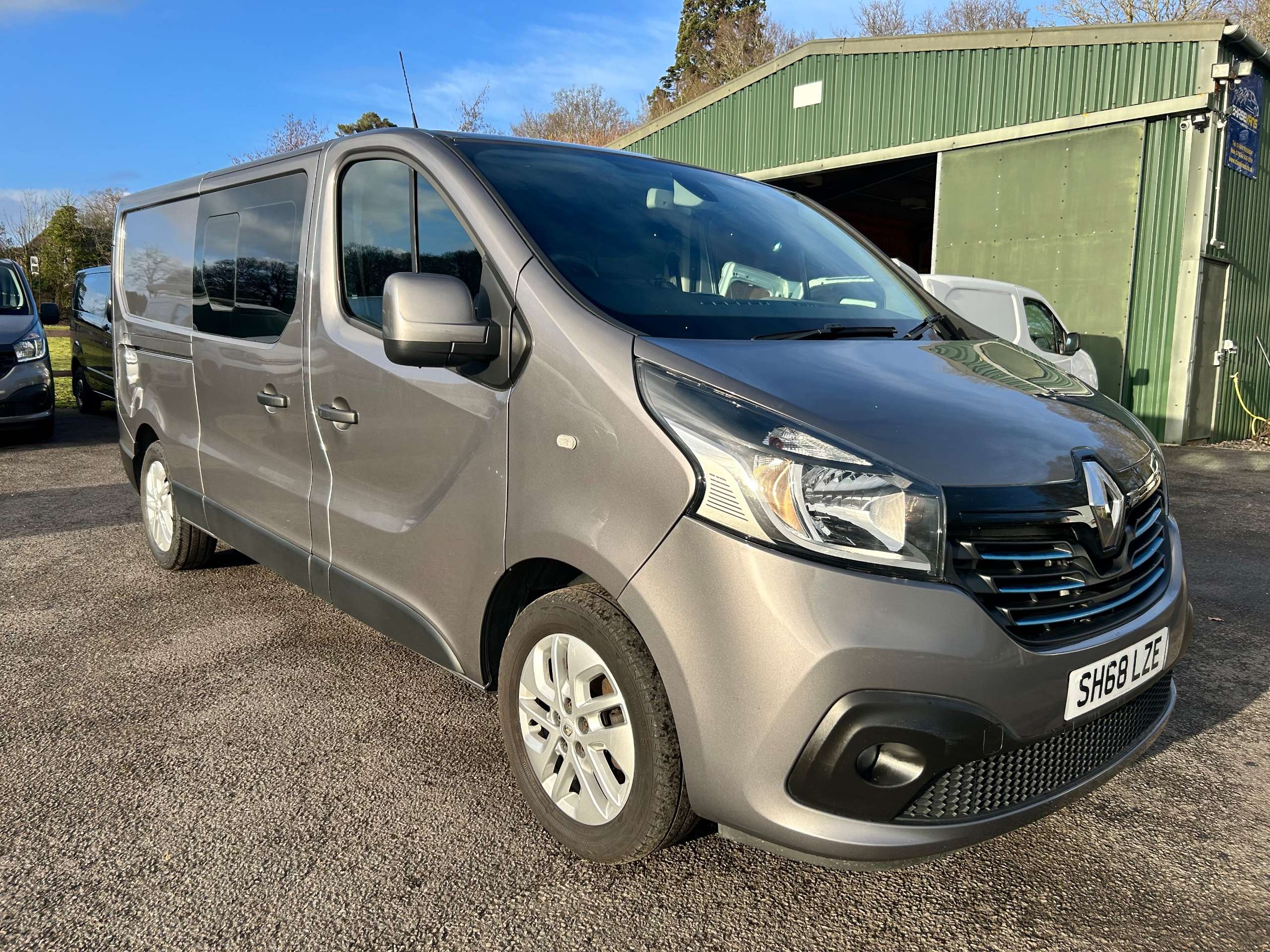 A 2018 RENAULT TRAFIC 1.6 dCi ENERGY 29 Sport Nav Crew Van Double Cab 6dr Diesel Manual LWB Euro 6 (s/s) (125 ps) A 2018 RENAULT TRAFIC 1.6 dCi ENERGY 29 Sport Nav Crew Van Double Cab 6dr Diesel Manual LWB Euro 6 (s/s) (125 ps)