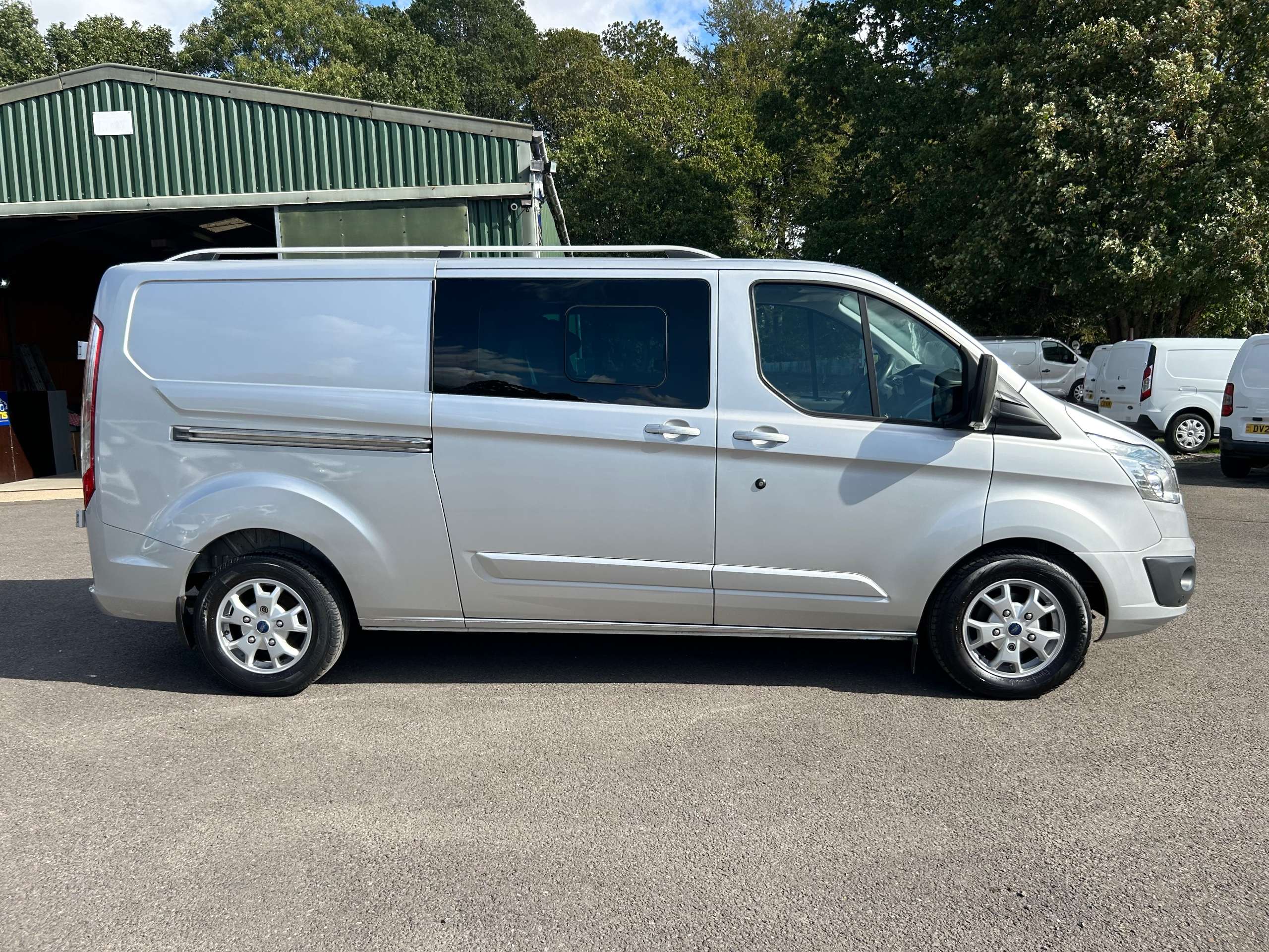 A 2013 FORD TRANSIT CUSTOM 2.2 TDCi 310 Limited Chassis Double Cab 6dr Diesel Manual L2 H1 (191 g/km, 153 bhp) A 2013 FORD TRANSIT CUSTOM 2.2 TDCi 310 Limited Chassis Double Cab 6dr Diesel Manual L2 H1 (191 g/km, 153 bhp)