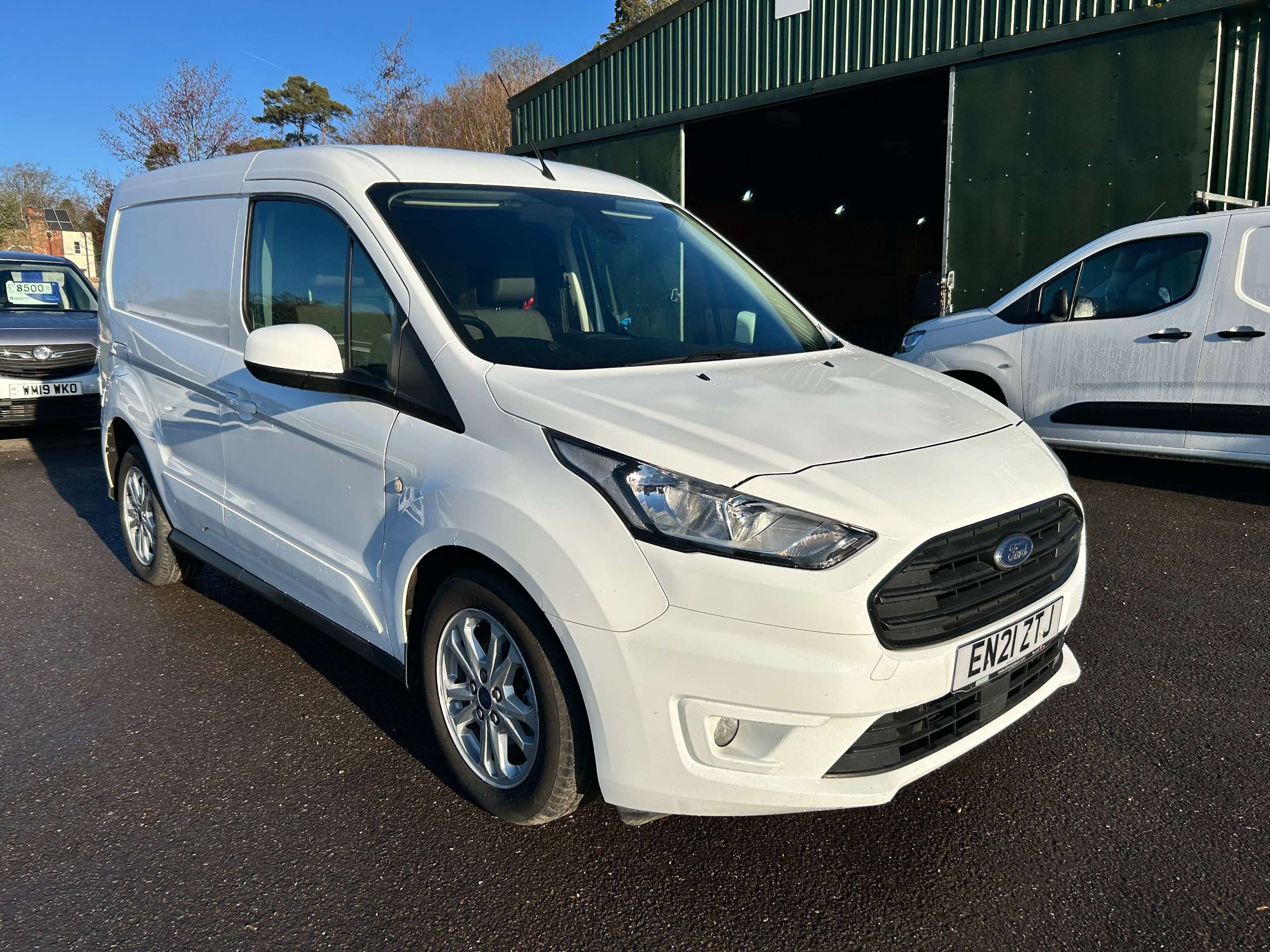 A 2021 FORD TRANSIT CONNECT 1.5 200 EcoBlue Limited Panel Van 5dr Diesel Manual L1 Euro 6 (s/s) (120 ps) A 2021 FORD TRANSIT CONNECT 1.5 200 EcoBlue Limited Panel Van 5dr Diesel Manual L1 Euro 6 (s/s) (120 ps)