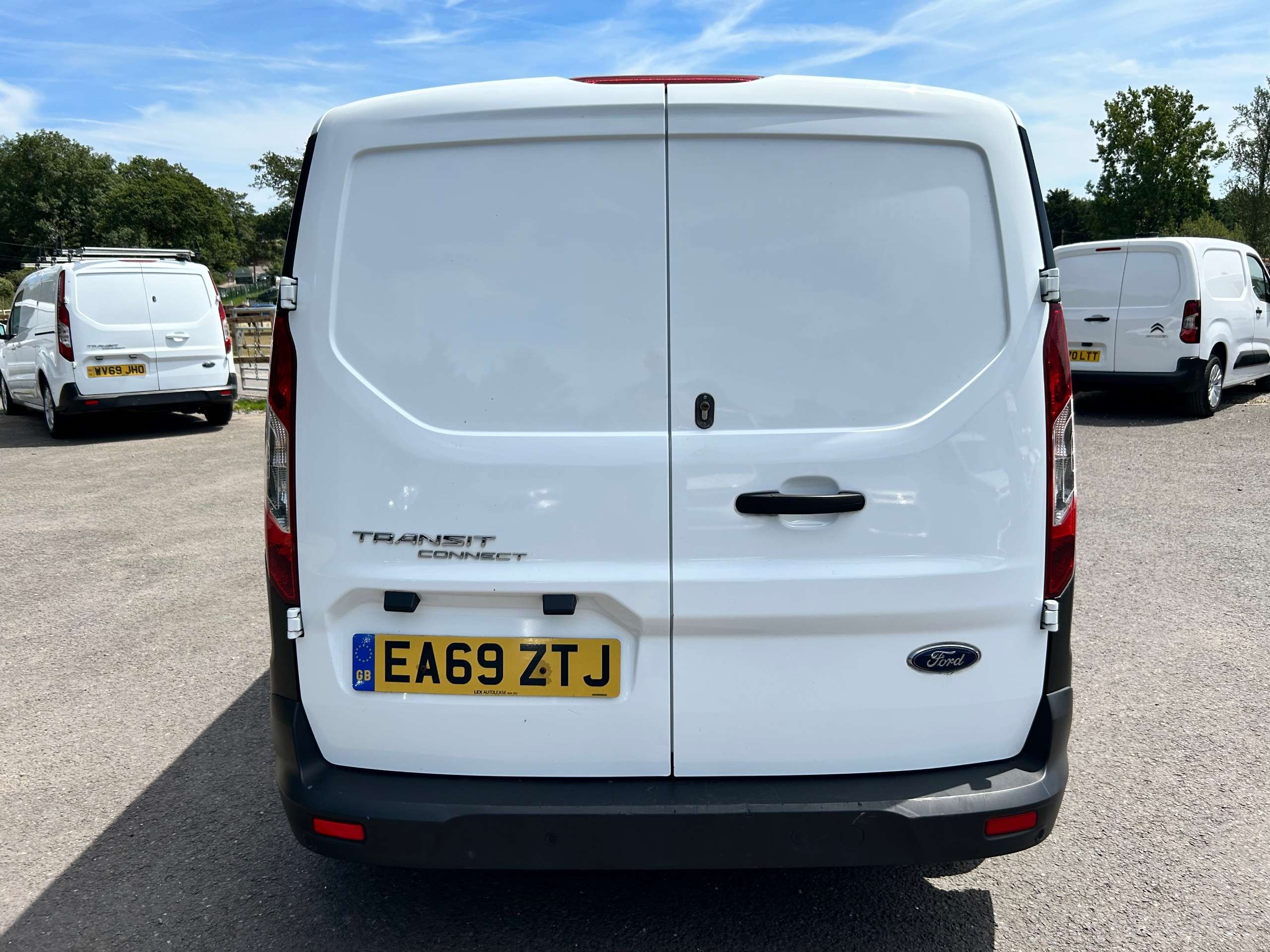 A 2020 FORD TRANSIT CONNECT 1.5 220 EcoBlue Leader Panel Van 5dr Diesel Manual L1 Euro 6 (s/s) (75 ps) A 2020 FORD TRANSIT CONNECT 1.5 220 EcoBlue Leader Panel Van 5dr Diesel Manual L1 Euro 6 (s/s) (75 ps)