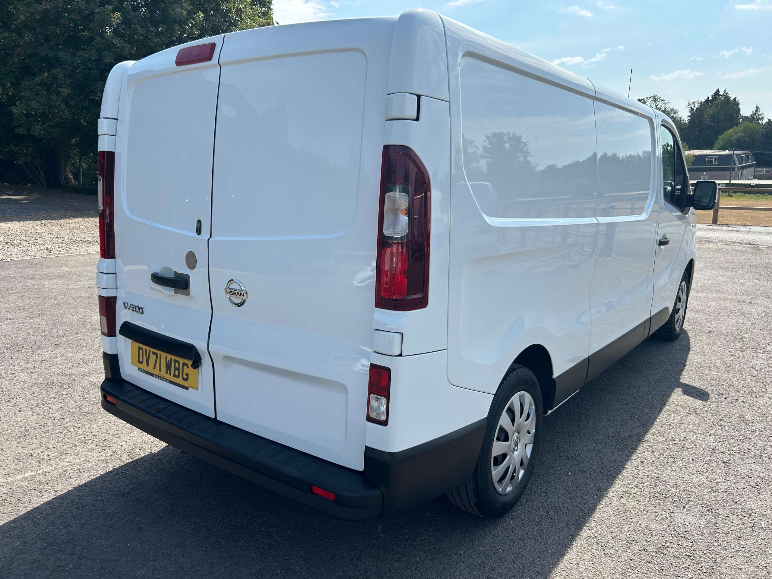 A 2021 NISSAN NV300 2.0 dCi 30 Acenta Panel Van 4dr Diesel Manual L2 H1 Euro 6 (120 ps) A 2021 NISSAN NV300 2.0 dCi 30 Acenta Panel Van 4dr Diesel Manual L2 H1 Euro 6 (120 ps)
