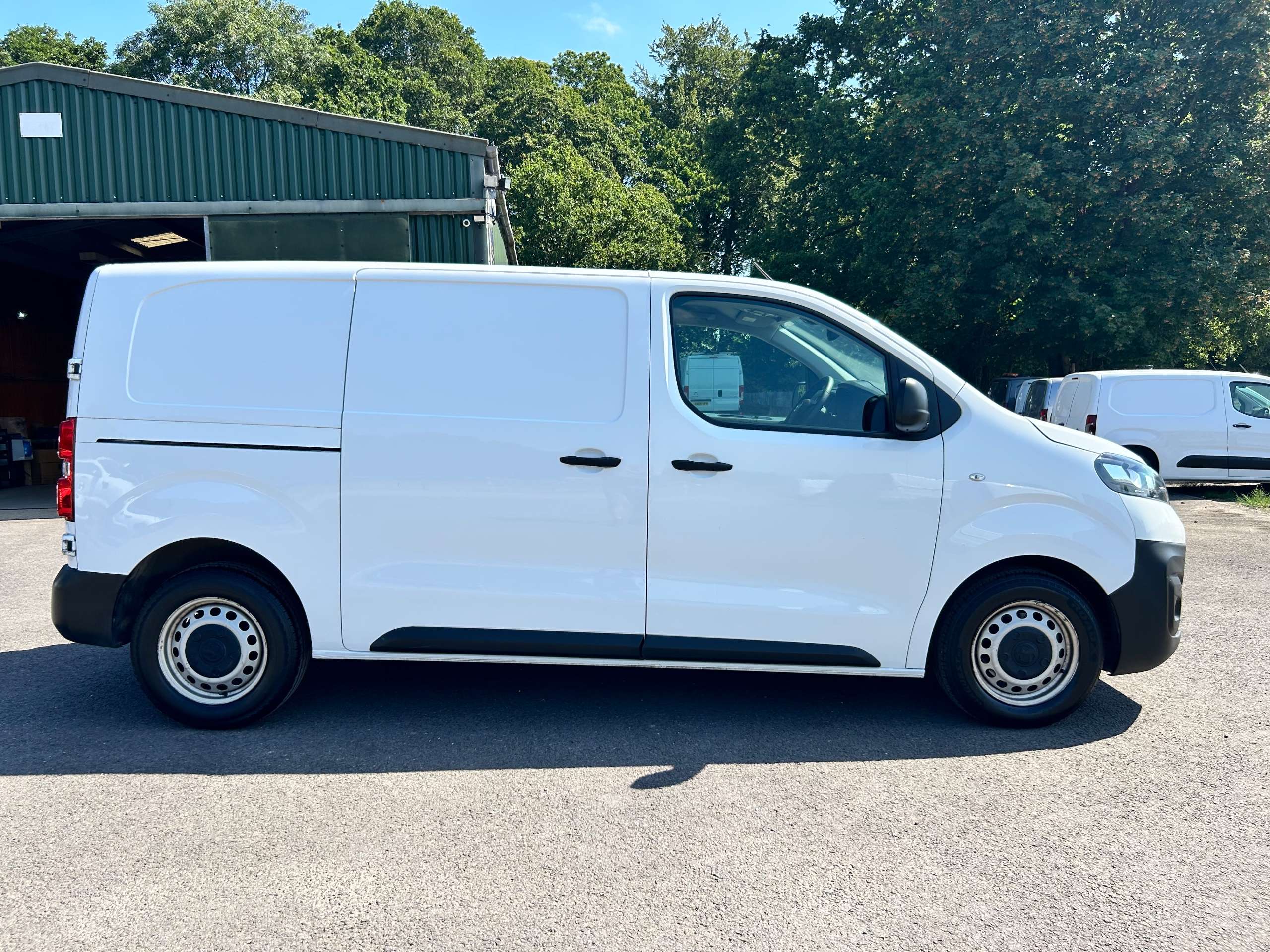 A 2021 VAUXHALL VIVARO 1.5 Turbo D 2900 Dynamic Panel Van 6dr Diesel Manual L1 H1 Euro 6 (s/s) (100 ps) A 2021 VAUXHALL VIVARO 1.5 Turbo D 2900 Dynamic Panel Van 6dr Diesel Manual L1 H1 Euro 6 (s/s) (100 ps)