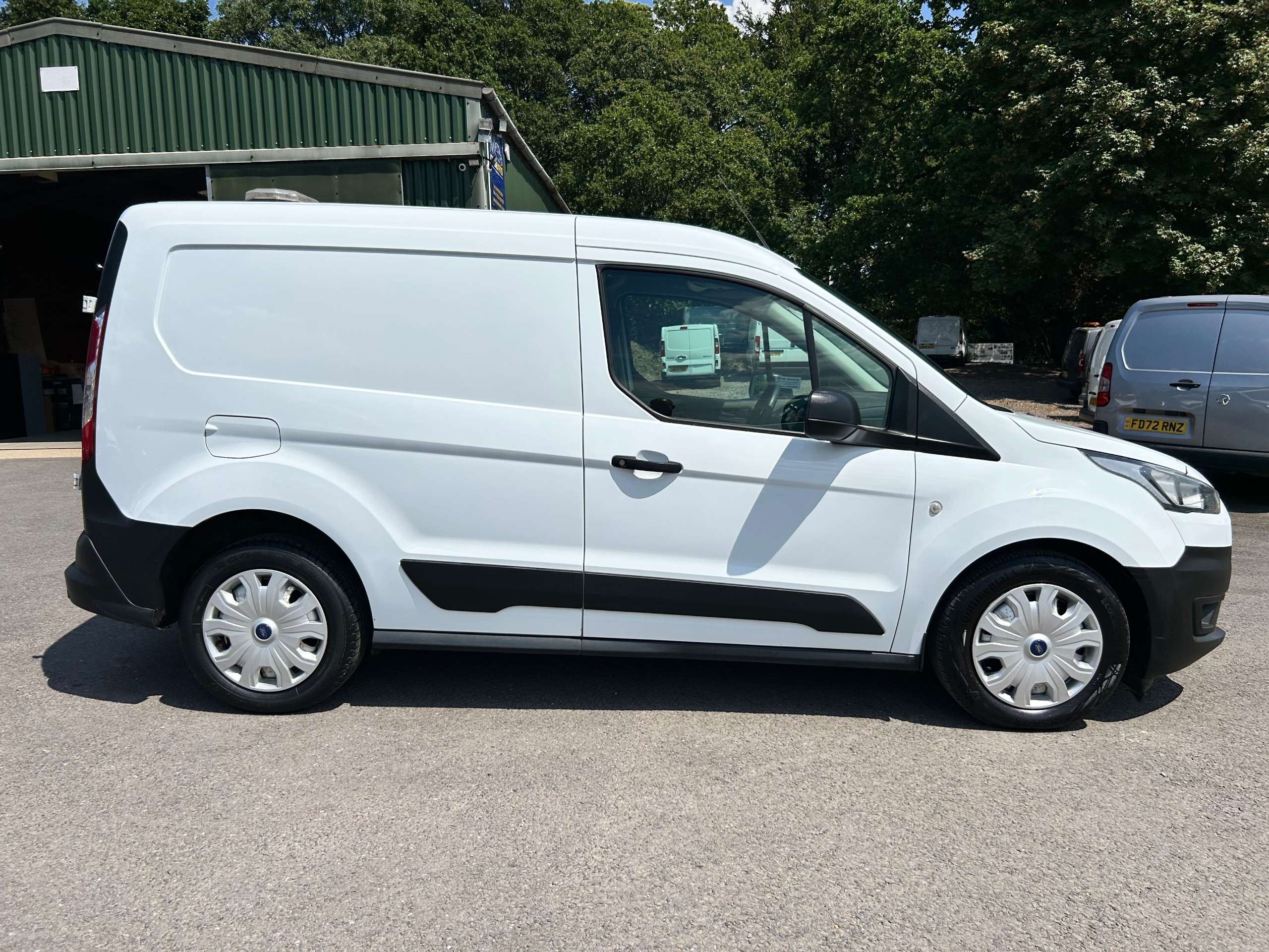 A 2020 FORD TRANSIT CONNECT 1.5 220 EcoBlue Leader Panel Van 5dr Diesel Manual L1 Euro 6 (s/s) (100 ps) A 2020 FORD TRANSIT CONNECT 1.5 220 EcoBlue Leader Panel Van 5dr Diesel Manual L1 Euro 6 (s/s) (100 ps)