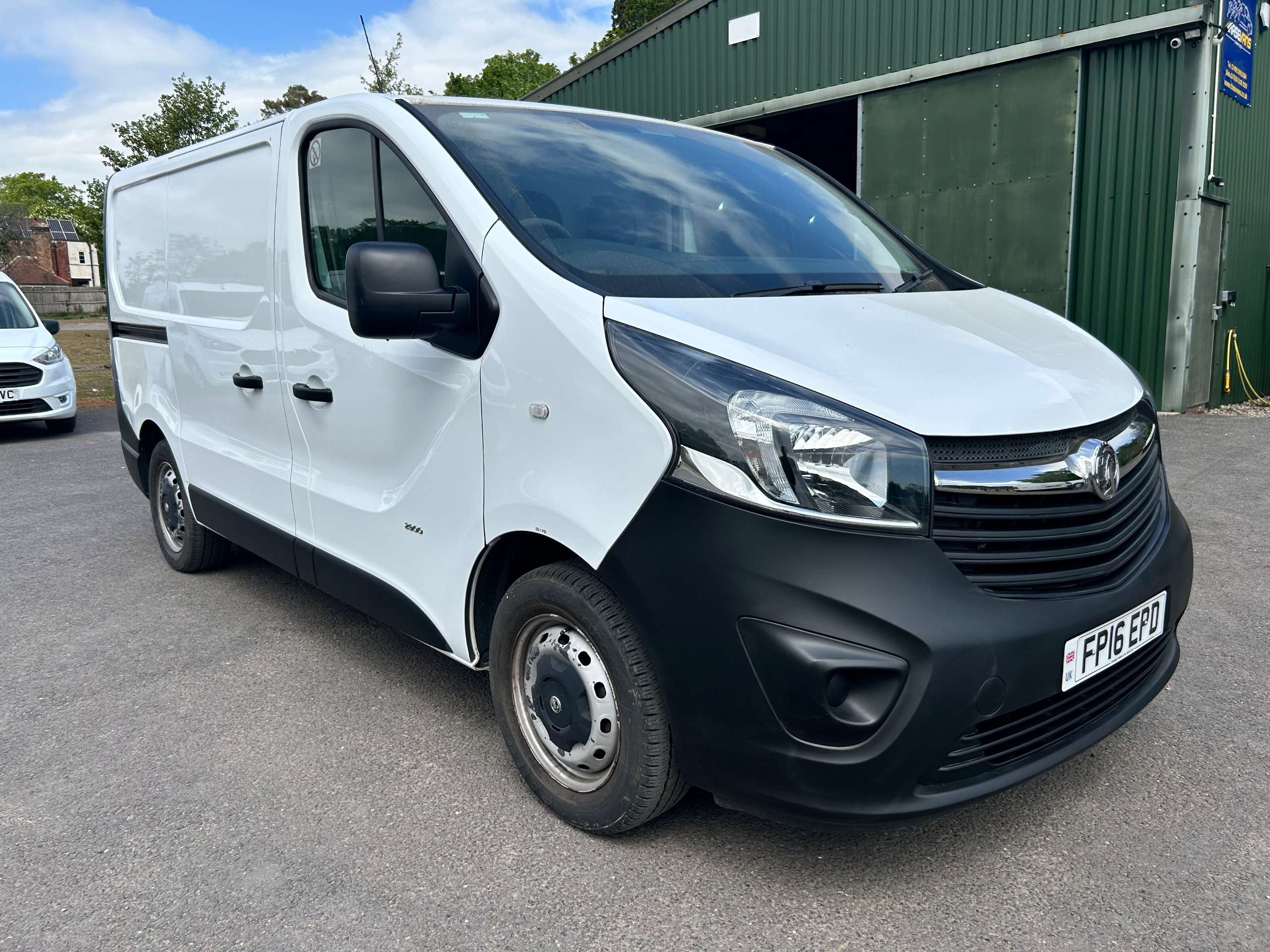 A 2016 VAUXHALL VIVARO 1.6 CDTi 2900 ecoFLEX Panel Van 5dr Diesel Manual L1 H1 Euro 5 (s/s) (90 ps) A 2016 VAUXHALL VIVARO 1.6 CDTi 2900 ecoFLEX Panel Van 5dr Diesel Manual L1 H1 Euro 5 (s/s) (90 ps)