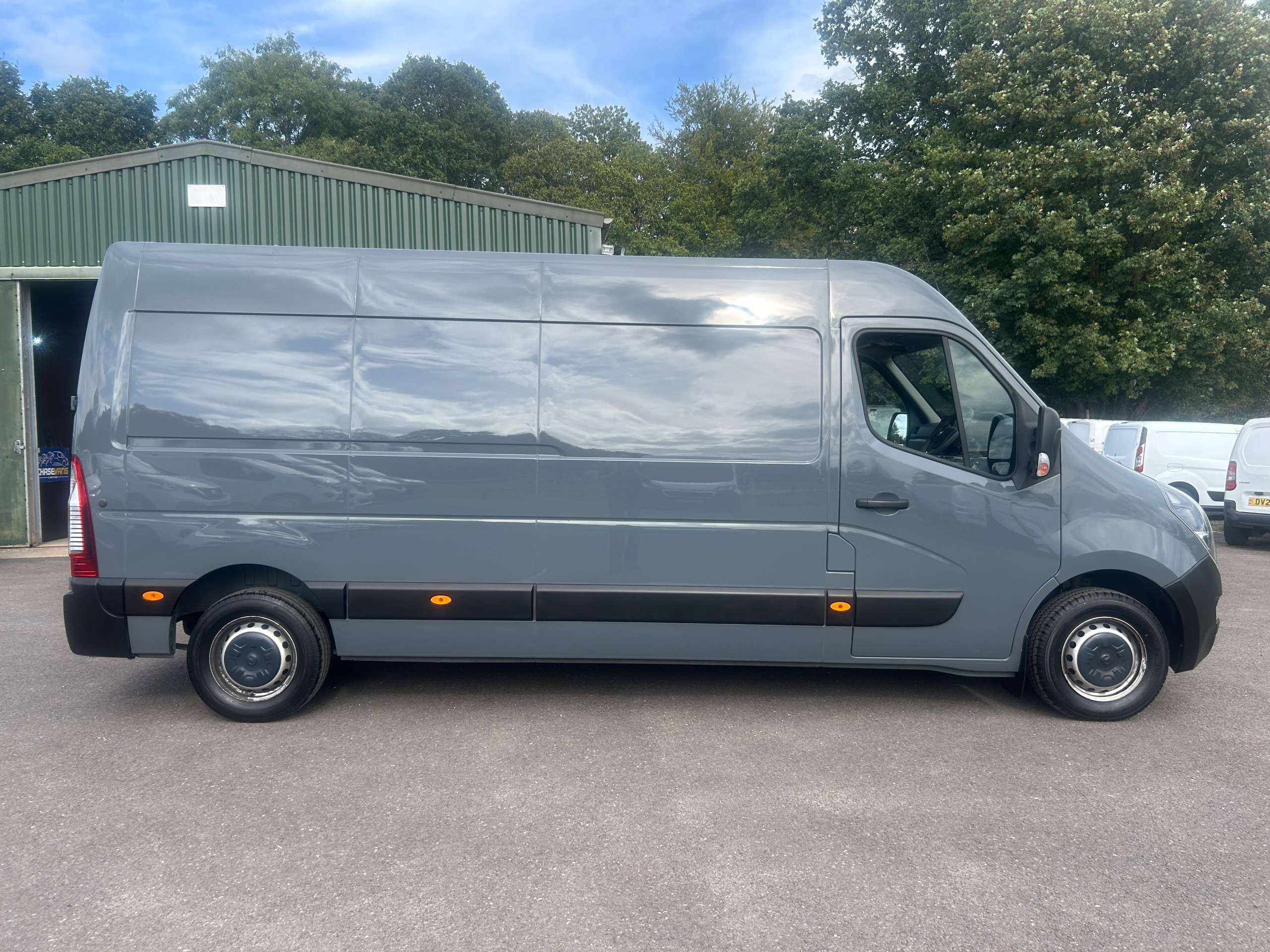 A 2021 VAUXHALL MOVANO 2.3 CDTi 3500 BiTurbo Edition Panel Van 5dr Diesel Manual FWD L3 H2 Euro 6 (135 ps) A 2021 VAUXHALL MOVANO 2.3 CDTi 3500 BiTurbo Edition Panel Van 5dr Diesel Manual FWD L3 H2 Euro 6 (135 ps)