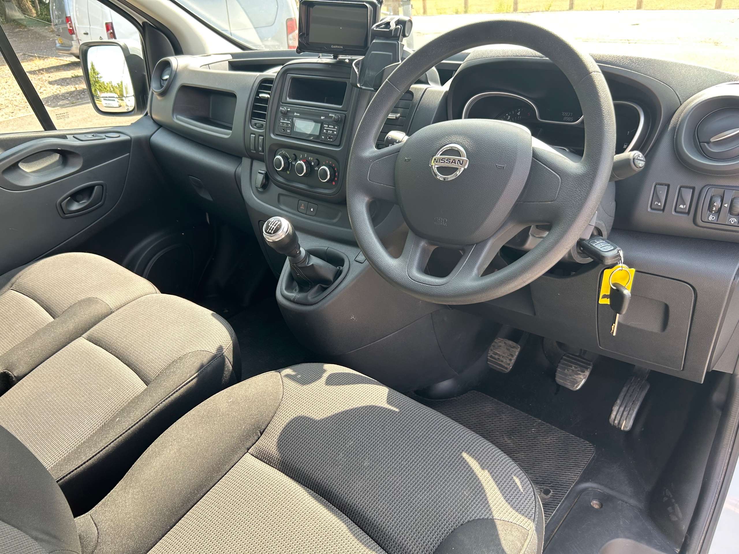 2021 NISSAN NV300 2021 NISSAN NV300