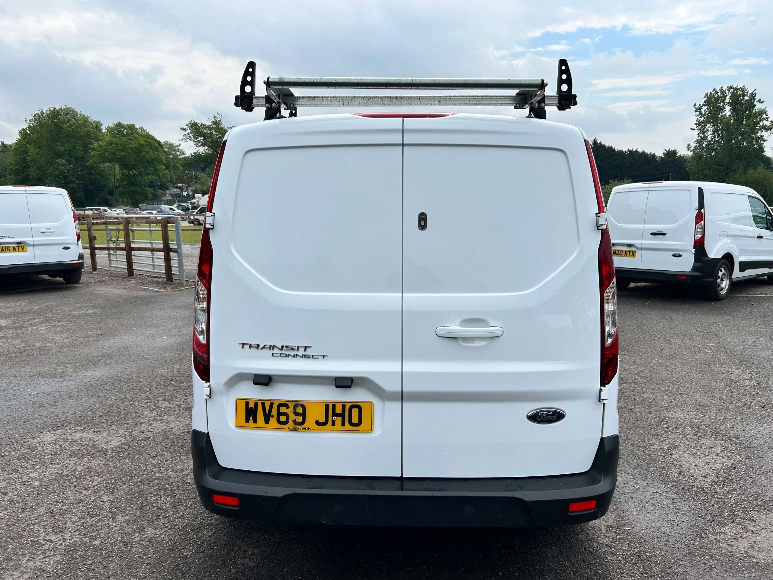 A 2019 FORD TRANSIT CONNECT 1.5 240 EcoBlue Limited Panel Van 5dr Diesel Manual L2 Euro 6 (s/s) (120 ps) A 2019 FORD TRANSIT CONNECT 1.5 240 EcoBlue Limited Panel Van 5dr Diesel Manual L2 Euro 6 (s/s) (120 ps)