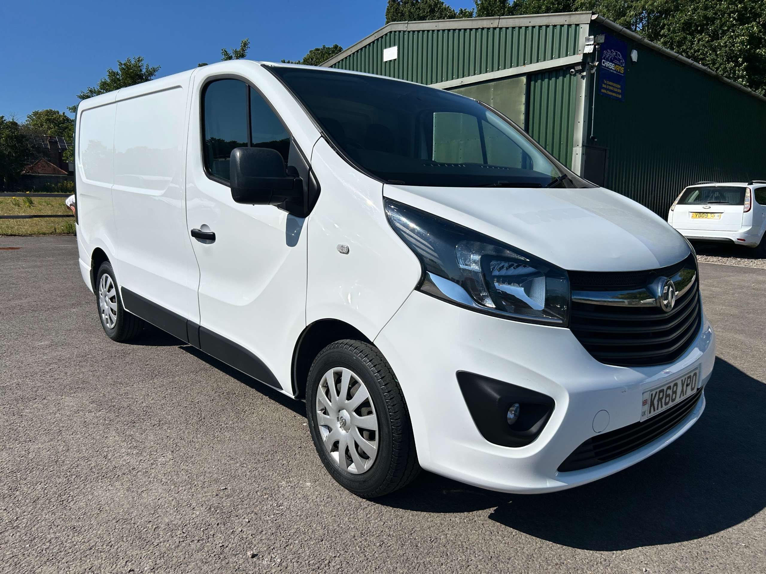 A 2018 VAUXHALL VIVARO 1.6 CDTi 2700 Sportive Panel Van 5dr Diesel Manual L1 H1 Euro 6 (120 ps) A 2018 VAUXHALL VIVARO 1.6 CDTi 2700 Sportive Panel Van 5dr Diesel Manual L1 H1 Euro 6 (120 ps)