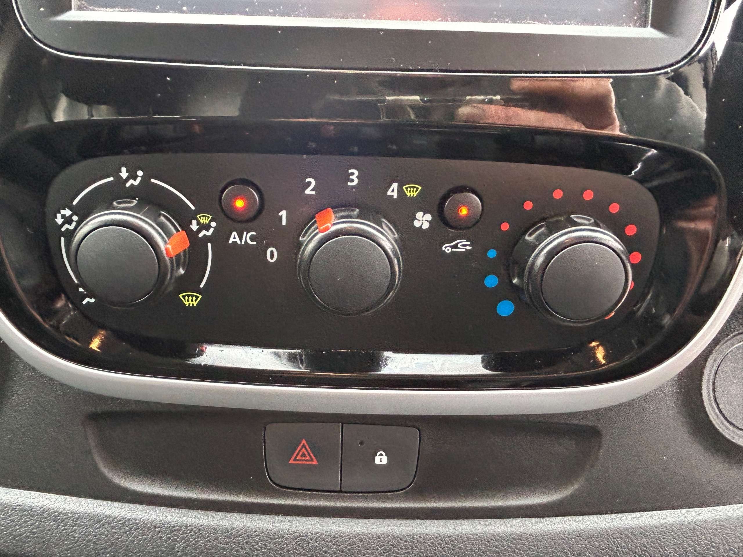 2017 RENAULT TRAFIC 2017 RENAULT TRAFIC