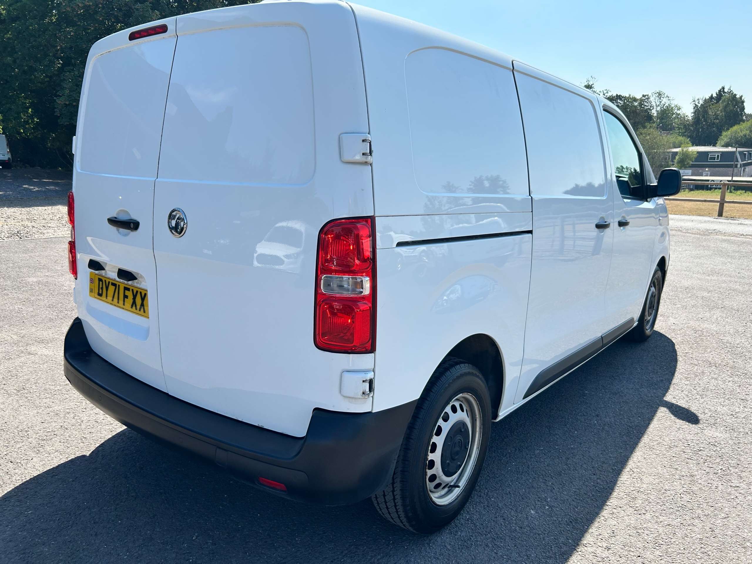 A 2021 VAUXHALL VIVARO 1.5 Turbo D 2900 Dynamic Panel Van 6dr Diesel Manual L1 H1 Euro 6 (s/s) (100 ps) A 2021 VAUXHALL VIVARO 1.5 Turbo D 2900 Dynamic Panel Van 6dr Diesel Manual L1 H1 Euro 6 (s/s) (100 ps)