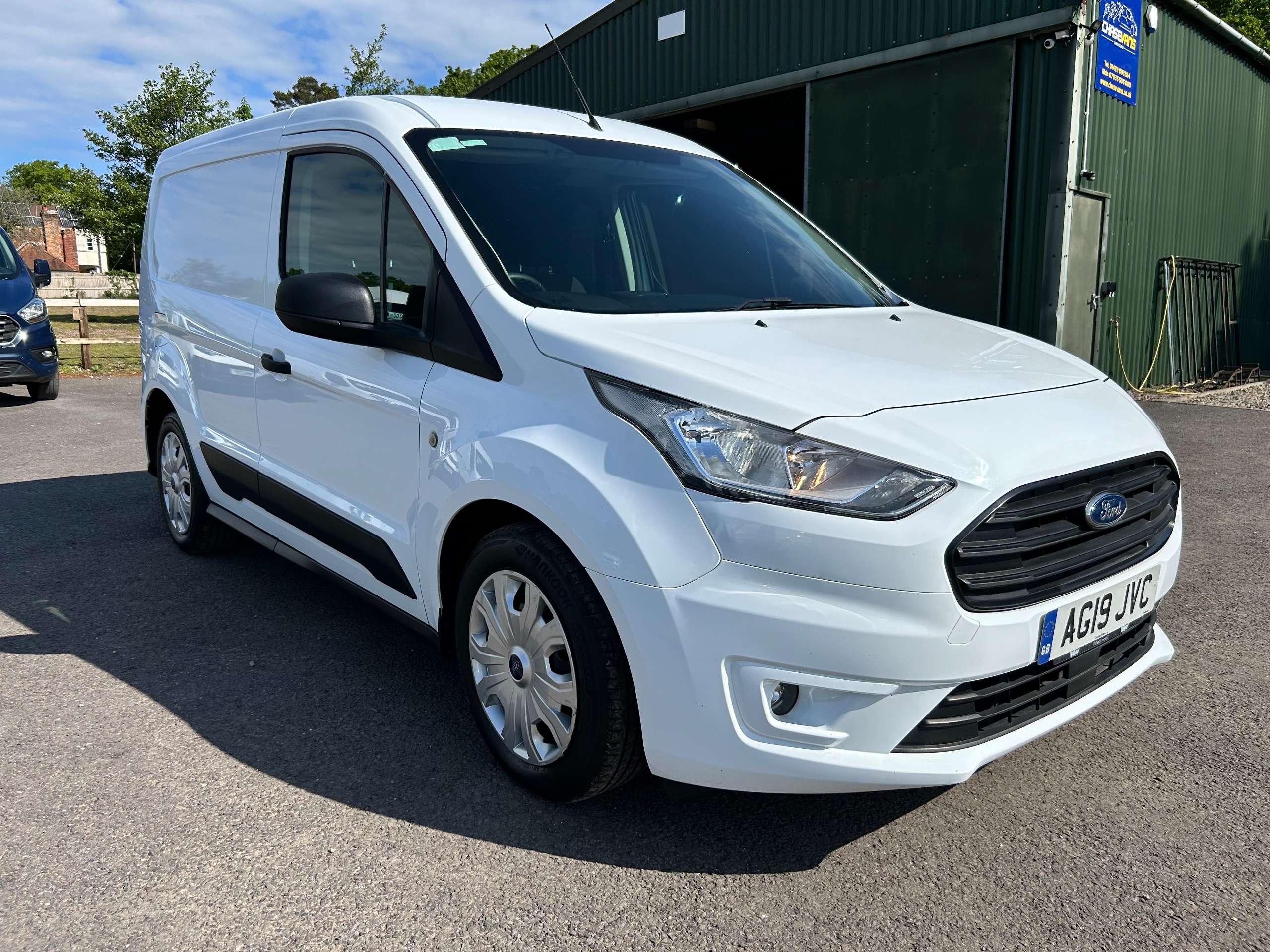 A 2019 FORD TRANSIT CONNECT 1.5 200 EcoBlue Trend Panel Van 5dr Diesel Manual L1 Euro 6 (s/s) (100 ps) A 2019 FORD TRANSIT CONNECT 1.5 200 EcoBlue Trend Panel Van 5dr Diesel Manual L1 Euro 6 (s/s) (100 ps)