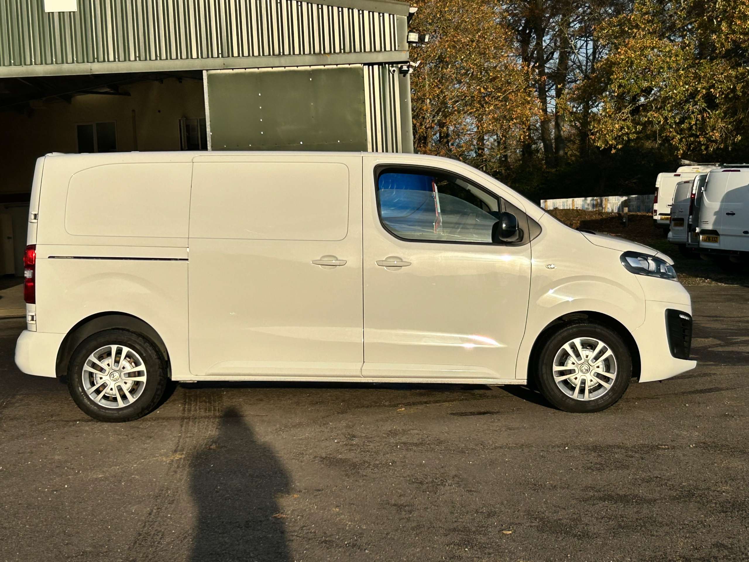 A 2021 VAUXHALL VIVARO 2.0 Turbo D 3100 Sportive Panel Van 5dr Diesel Manual L1 H1 Euro 6 (s/s) (145 ps) A 2021 VAUXHALL VIVARO 2.0 Turbo D 3100 Sportive Panel Van 5dr Diesel Manual L1 H1 Euro 6 (s/s) (145 ps)