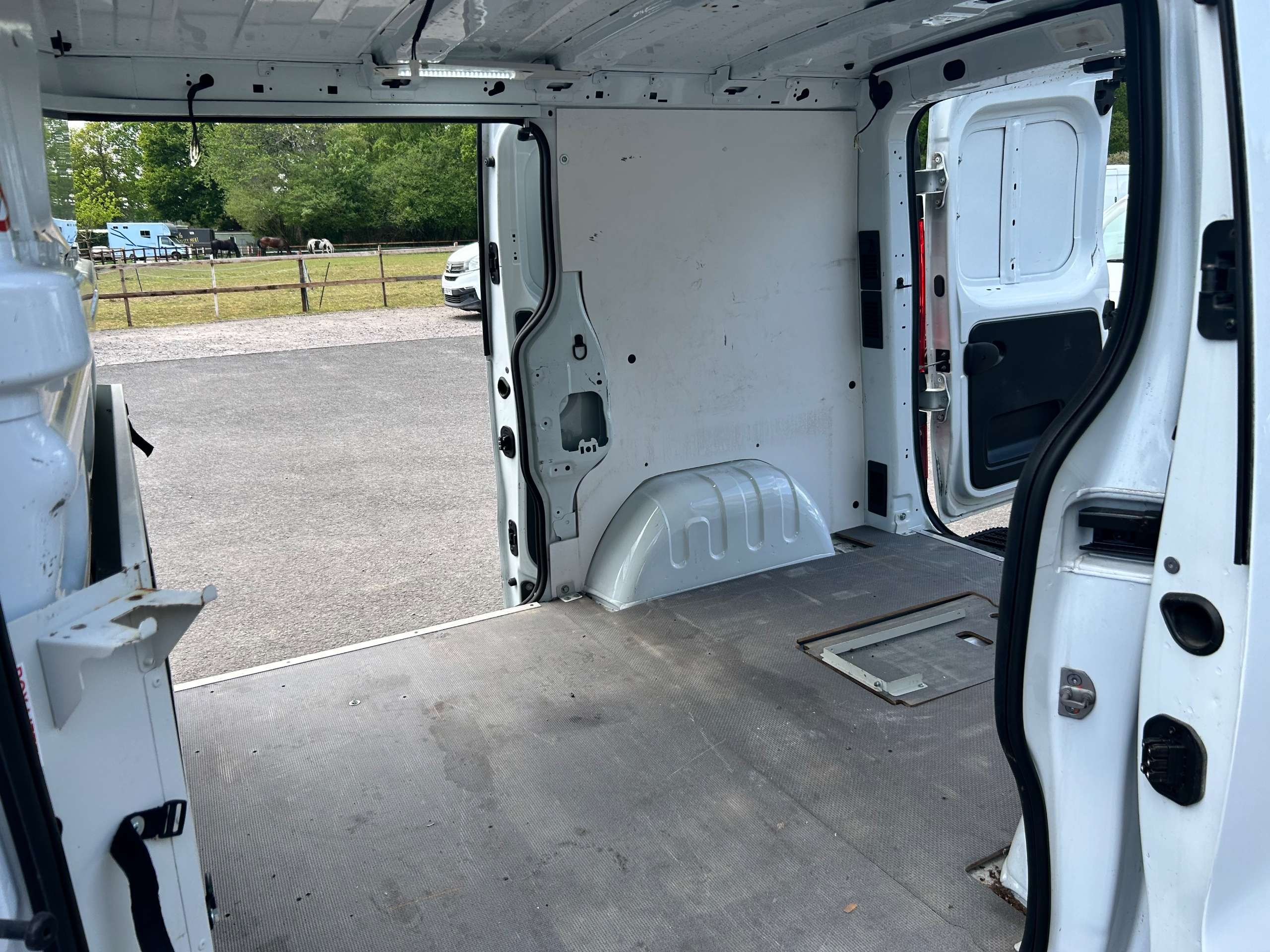 2016 VAUXHALL VIVARO 2016 VAUXHALL VIVARO
