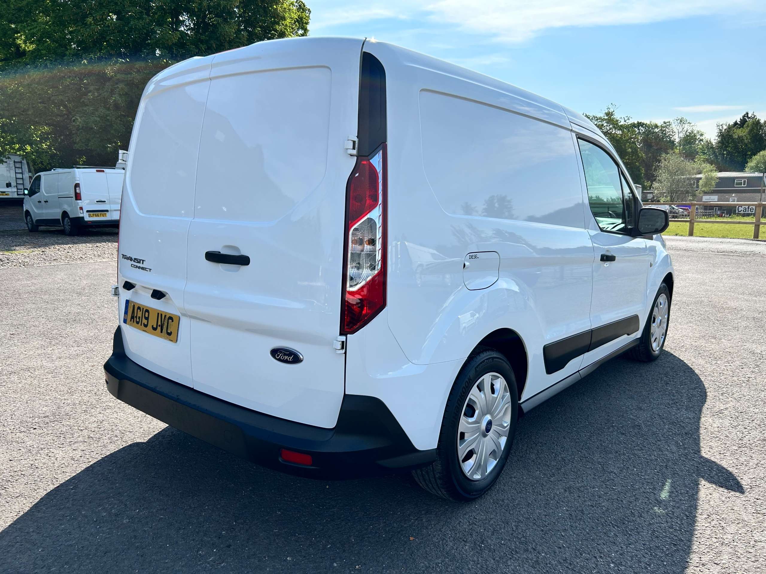 A 2019 FORD TRANSIT CONNECT 1.5 200 EcoBlue Trend Panel Van 5dr Diesel Manual L1 Euro 6 (s/s) (100 ps) A 2019 FORD TRANSIT CONNECT 1.5 200 EcoBlue Trend Panel Van 5dr Diesel Manual L1 Euro 6 (s/s) (100 ps)