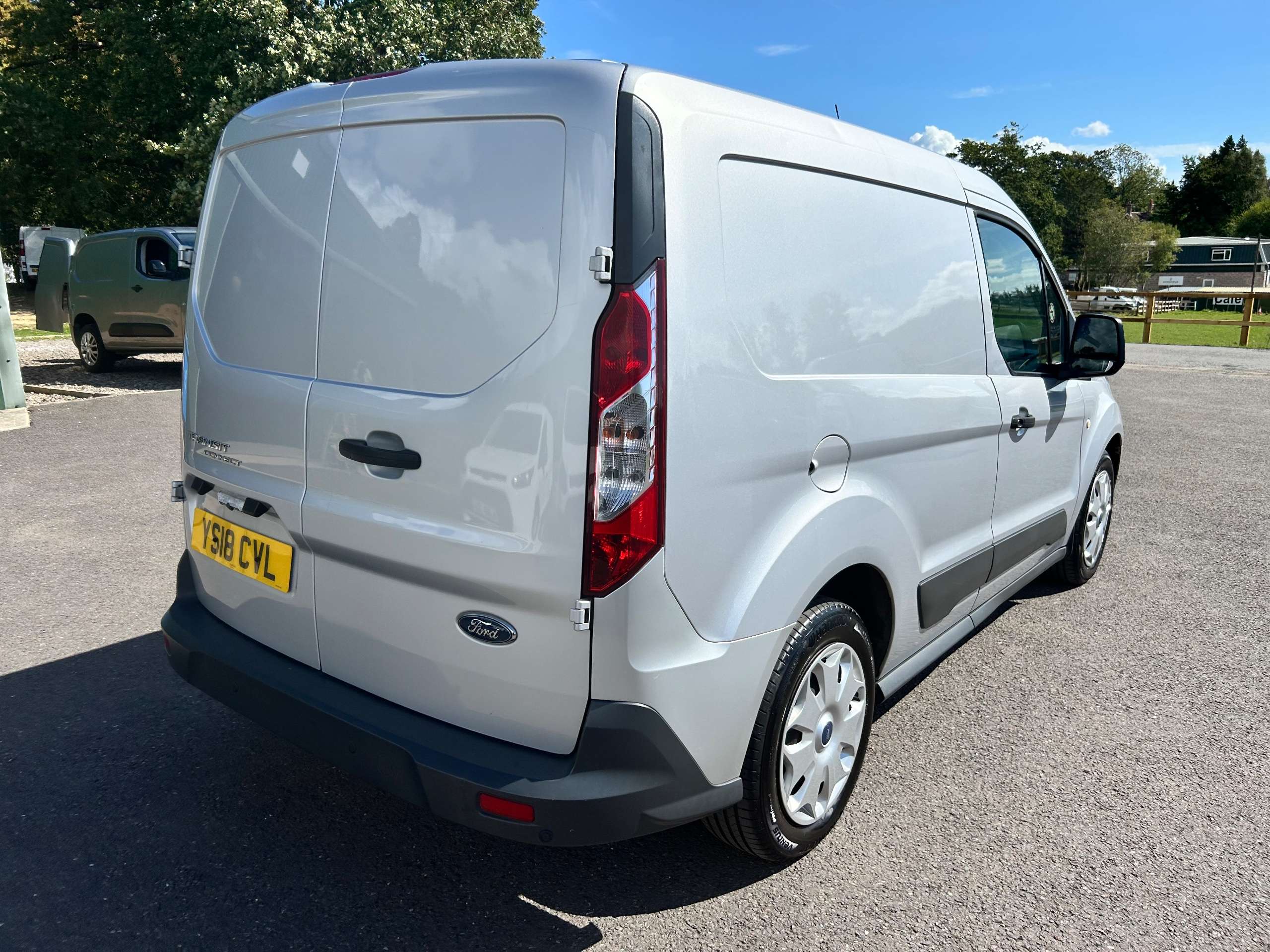 A 2018 FORD TRANSIT CONNECT 1.5 TDCi 200 Trend Panel Van 5dr Diesel Manual L1 H1 (120 g/km, 74 bhp) A 2018 FORD TRANSIT CONNECT 1.5 TDCi 200 Trend Panel Van 5dr Diesel Manual L1 H1 (120 g/km, 74 bhp)