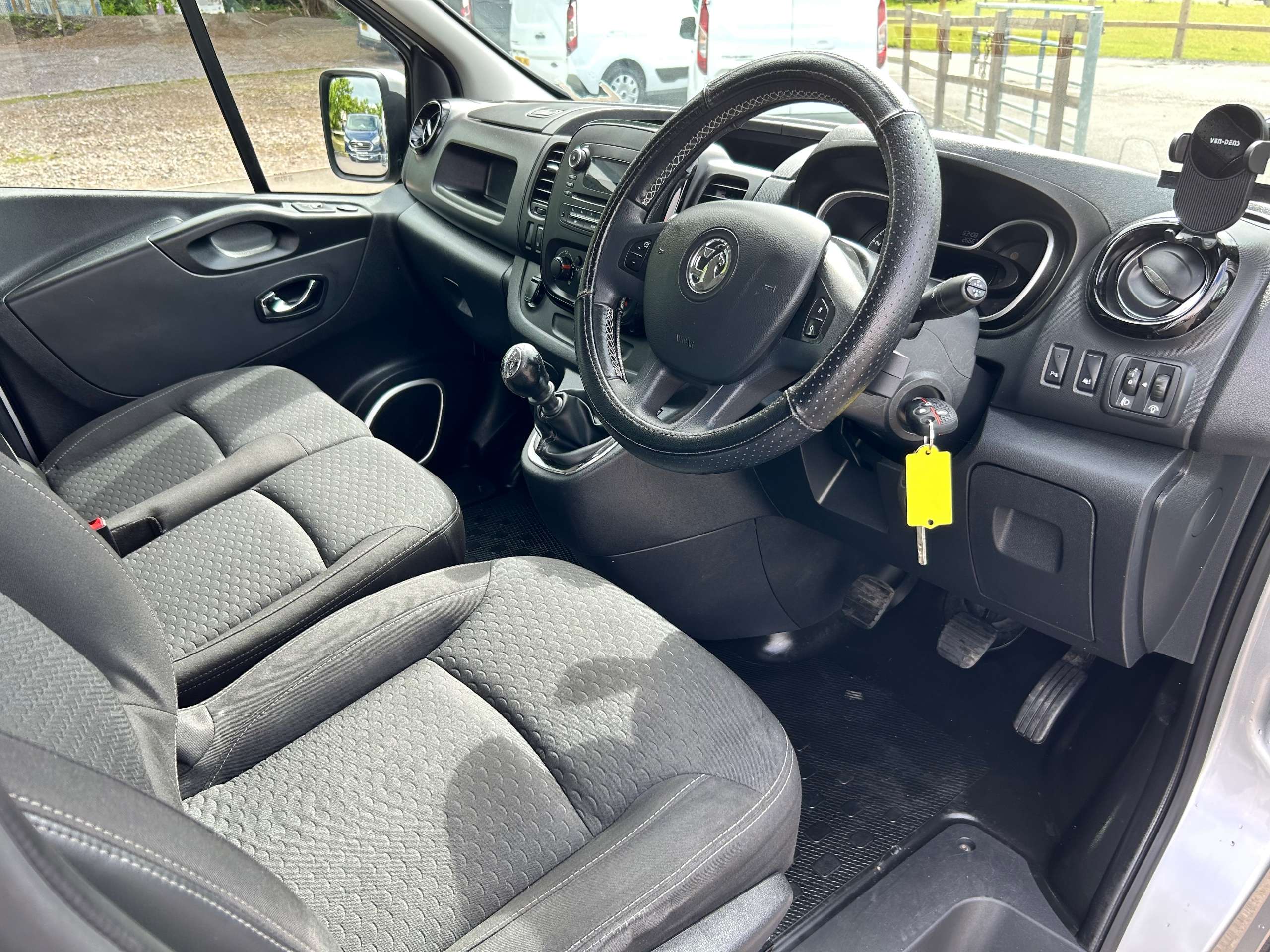2017 VAUXHALL VIVARO 2017 VAUXHALL VIVARO